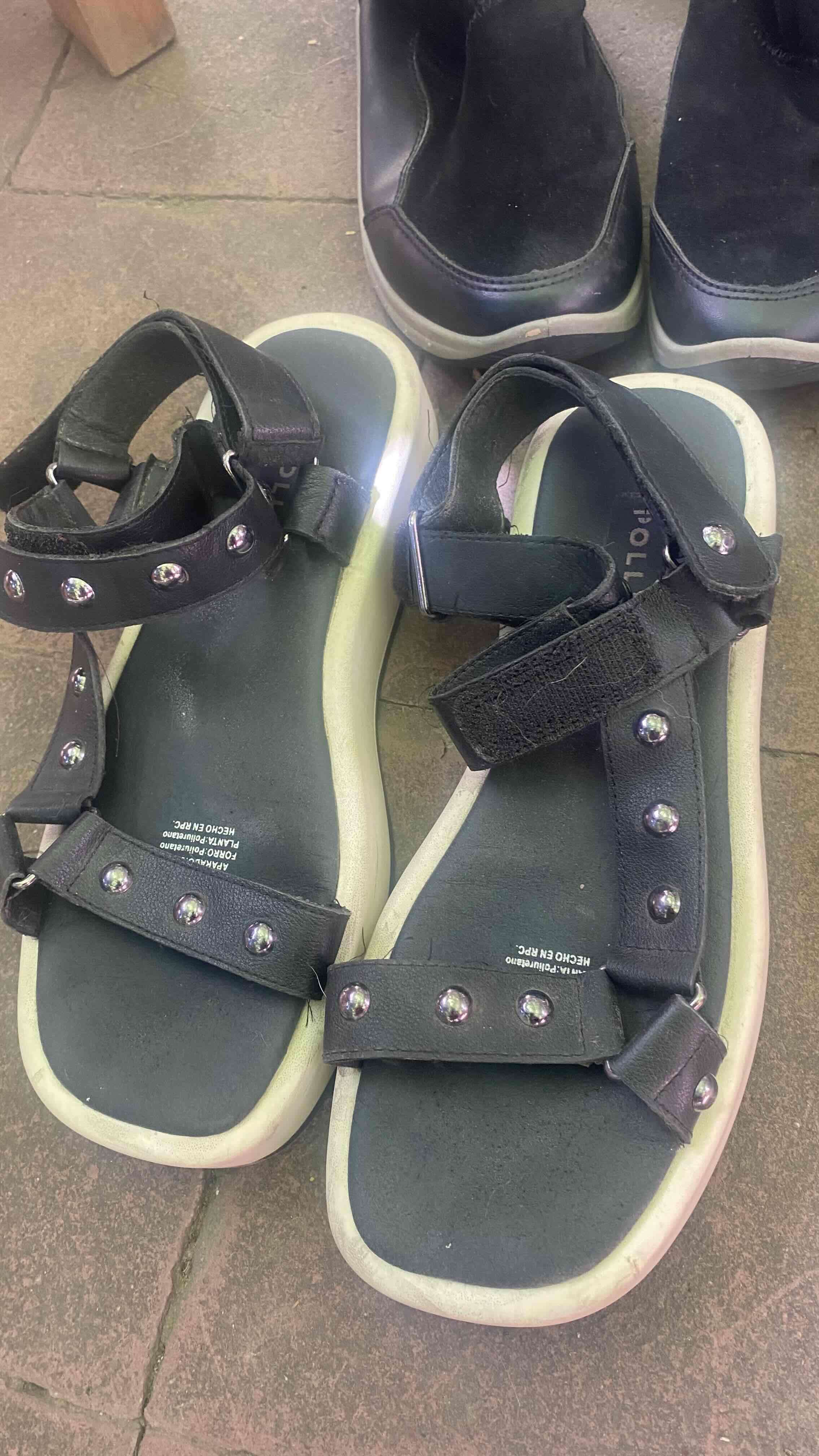 Botas negras de cuero - miniatura 5