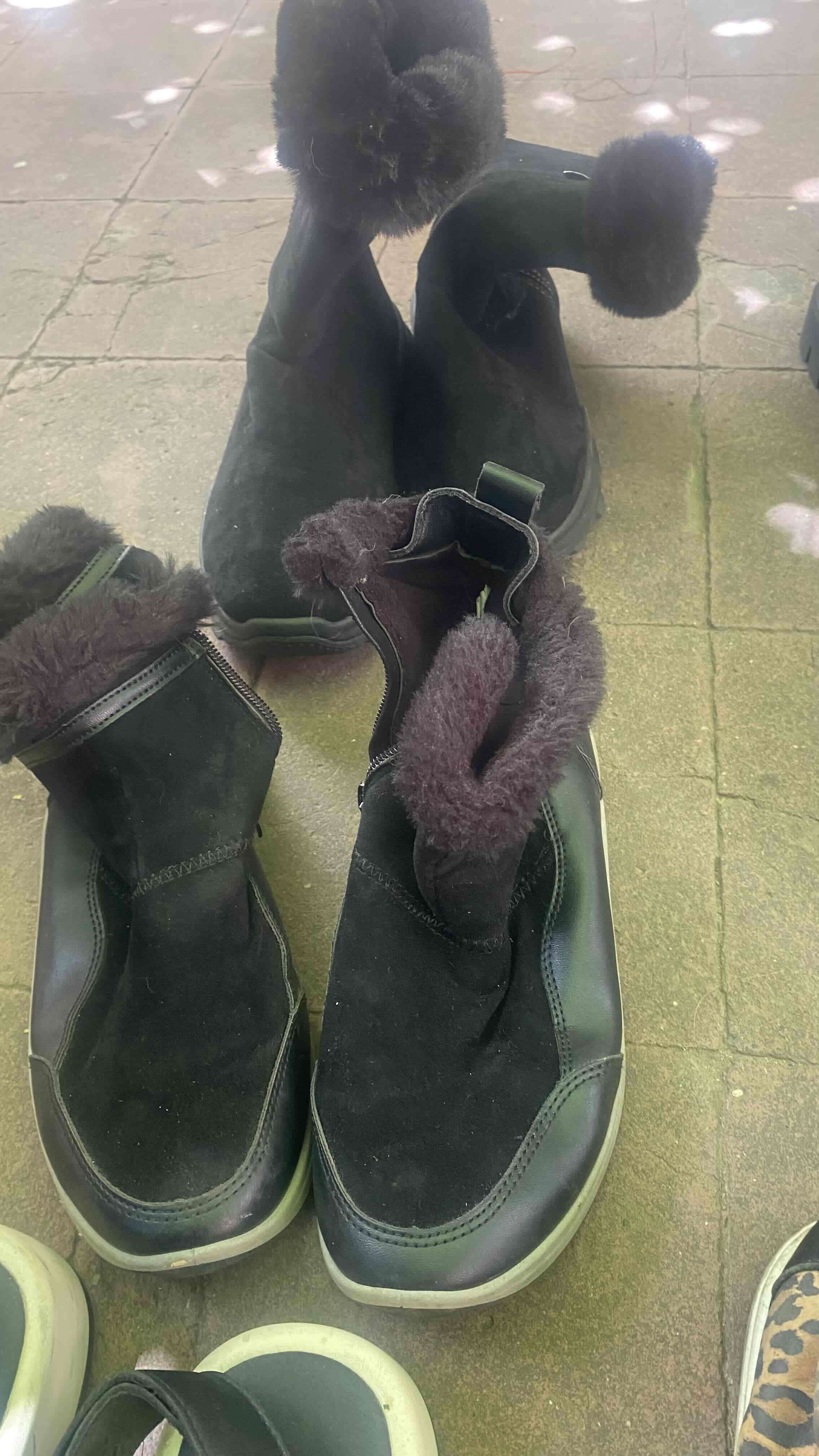 Botas negras de cuero - miniatura 6