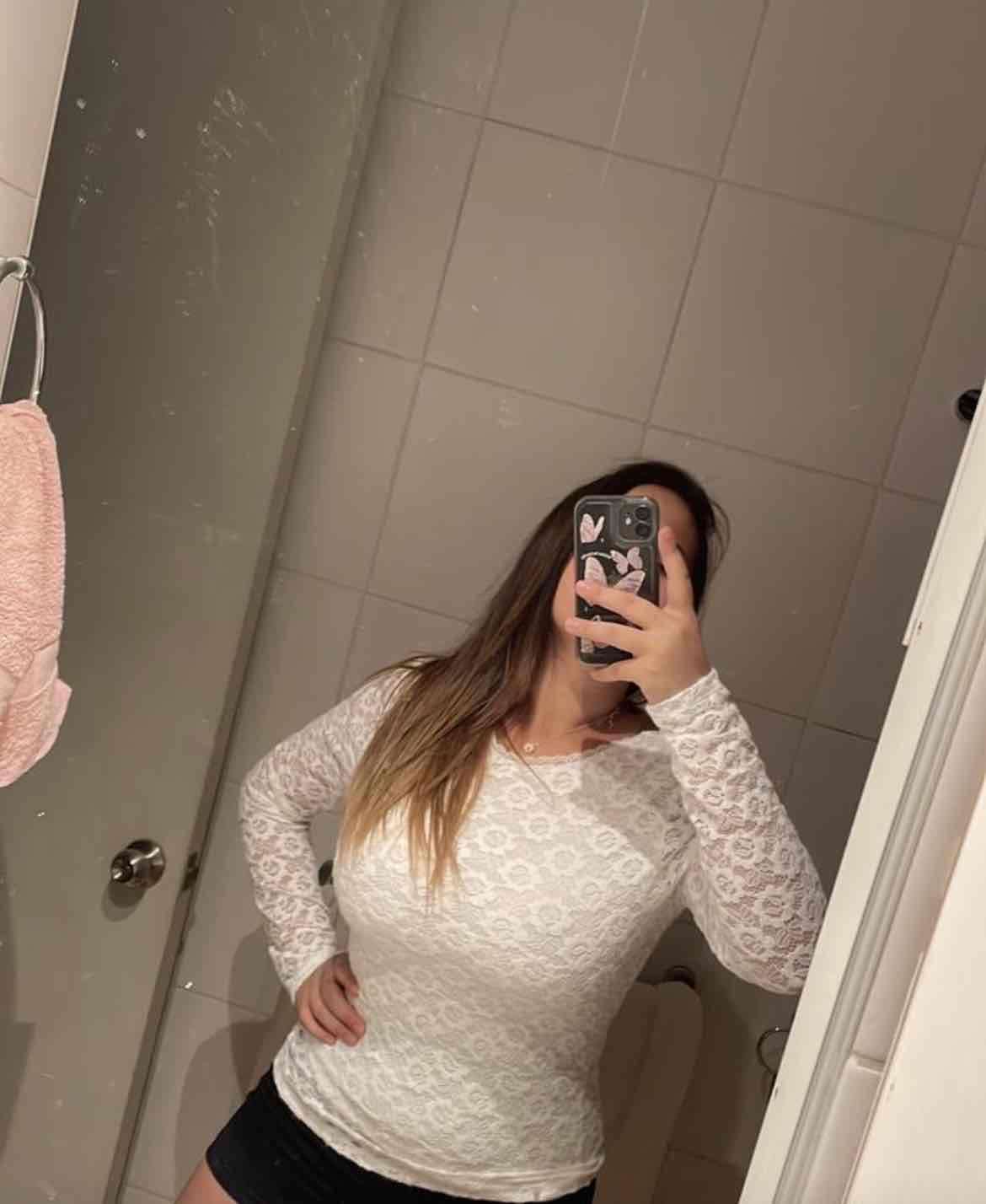 Polera blanca de encaje