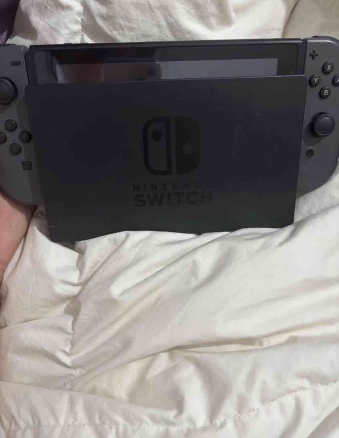 Consola Nintendo Switch en caja - miniatura 2