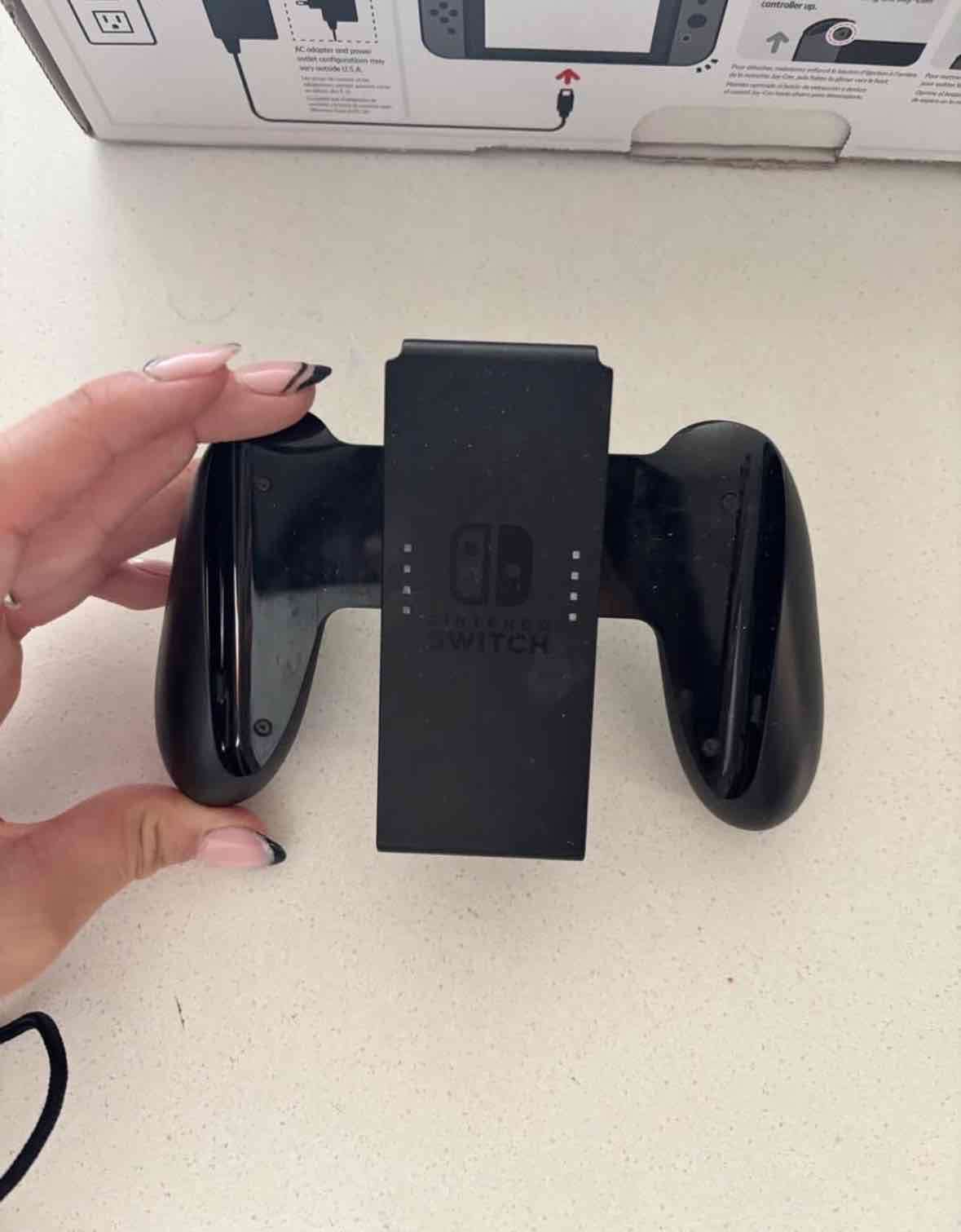 Consola Nintendo Switch en caja - miniatura 4