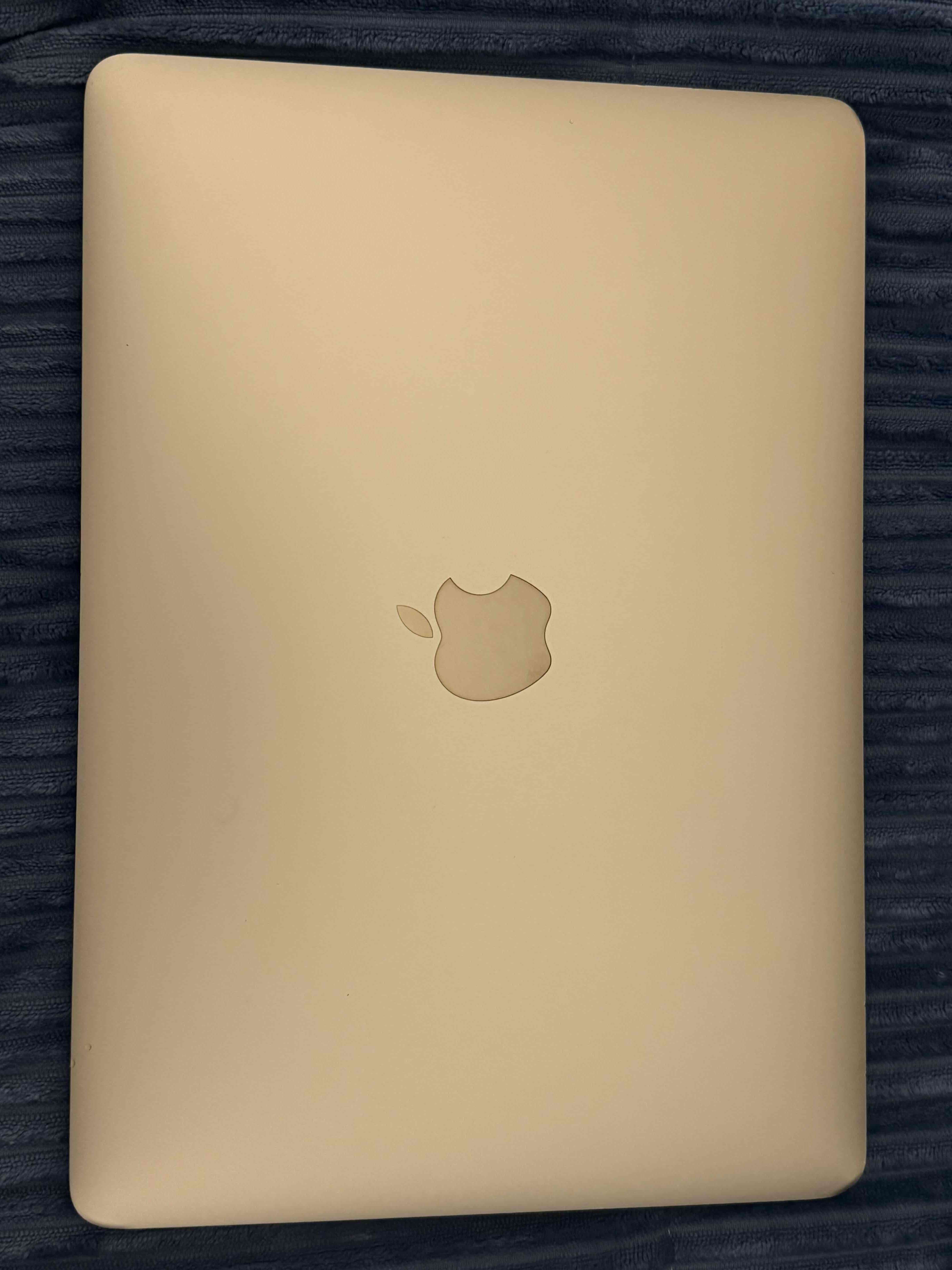 MacBook en buen estado - miniatura 2