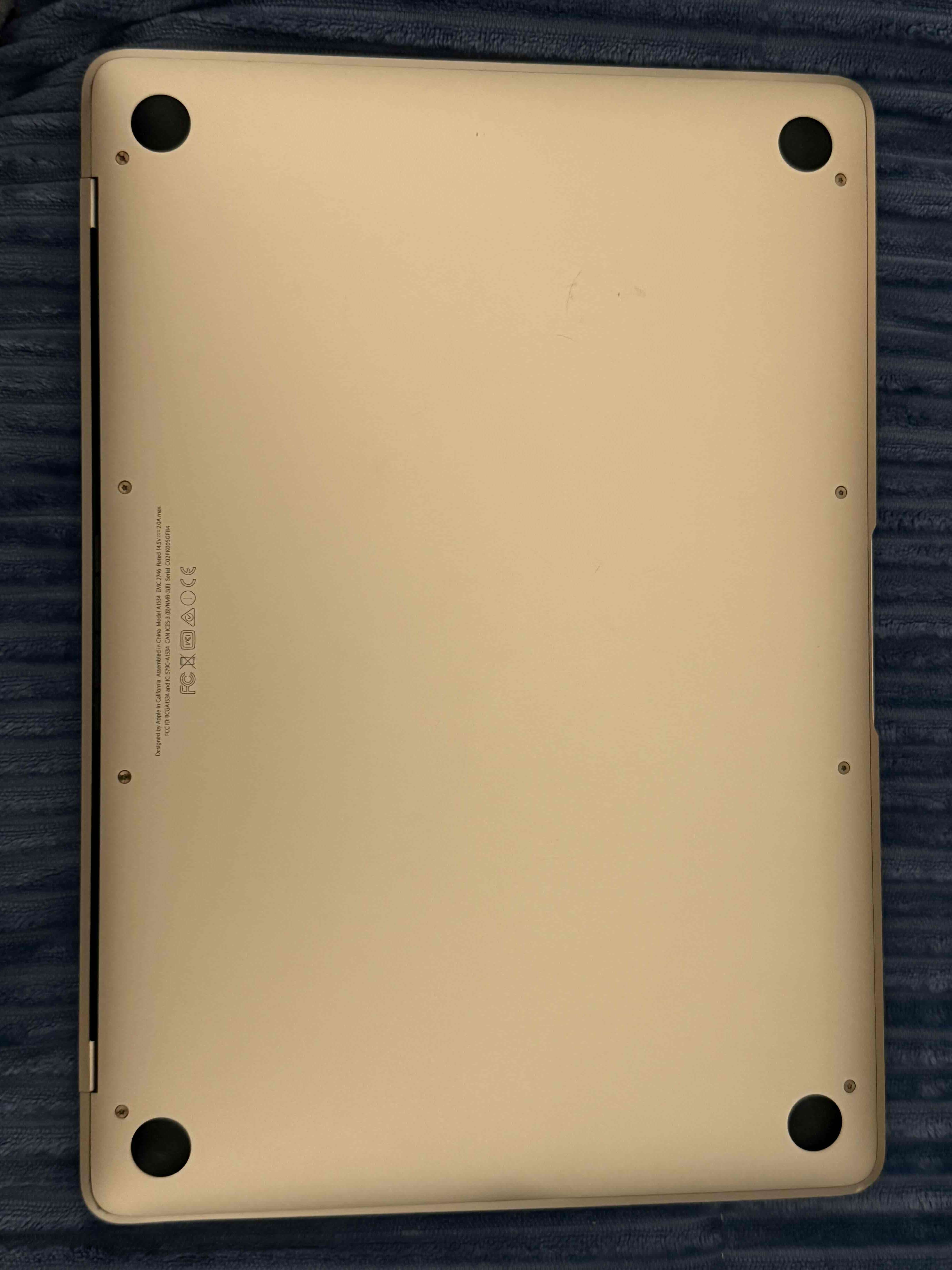 MacBook en buen estado - miniatura 3