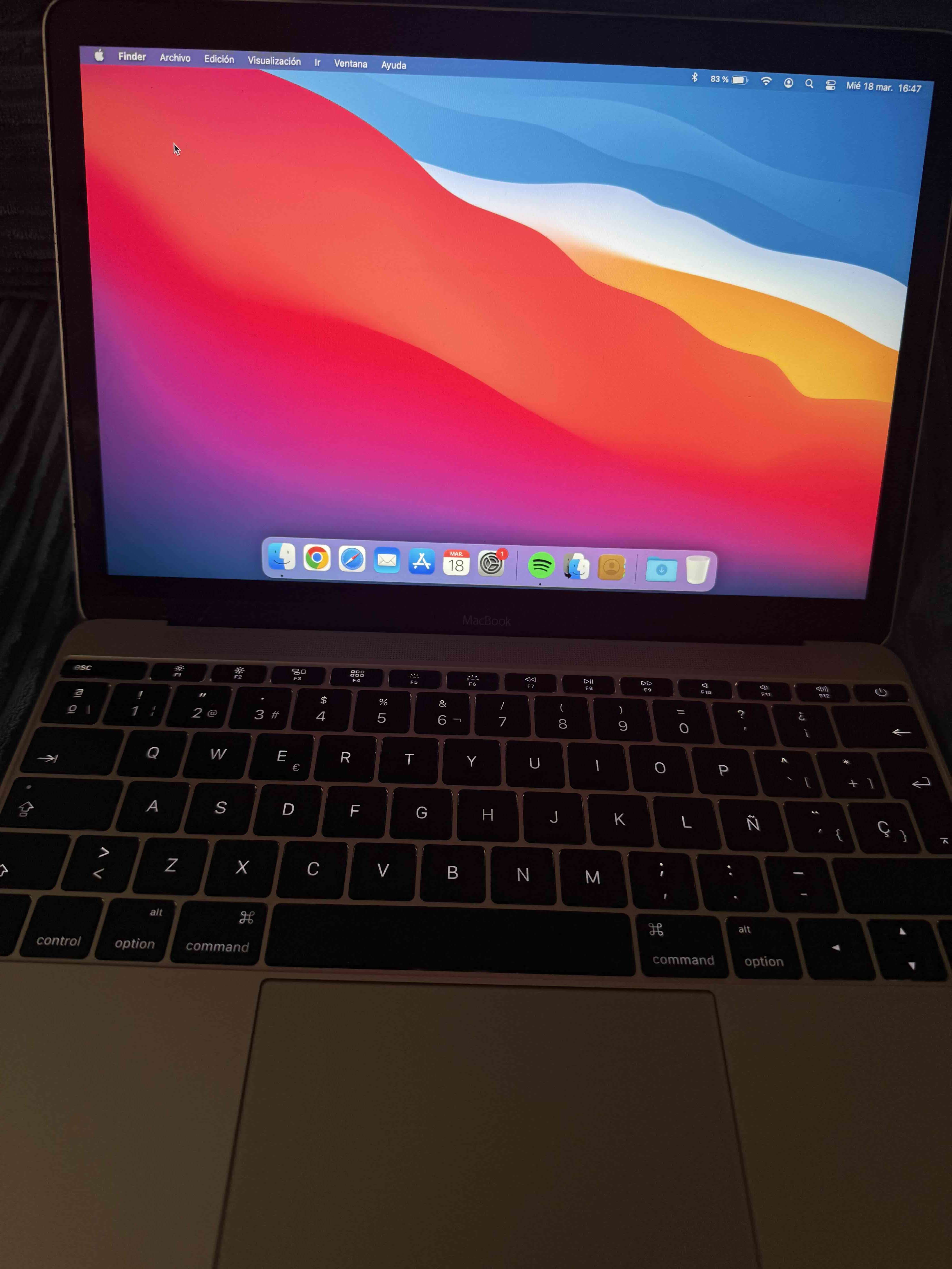MacBook en buen estado - miniatura 5