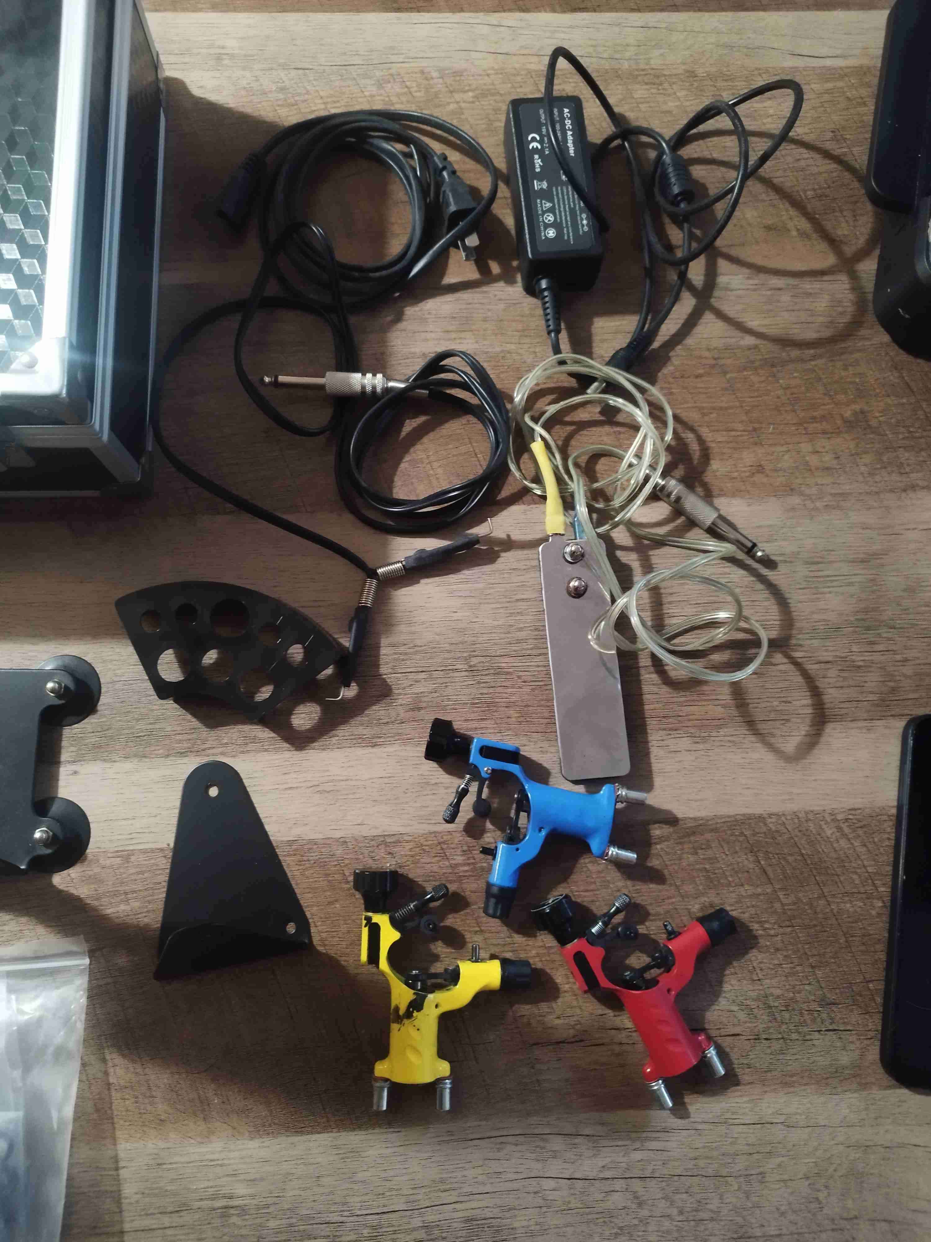 Maquina de tatuajes y accesorios - miniatura 2