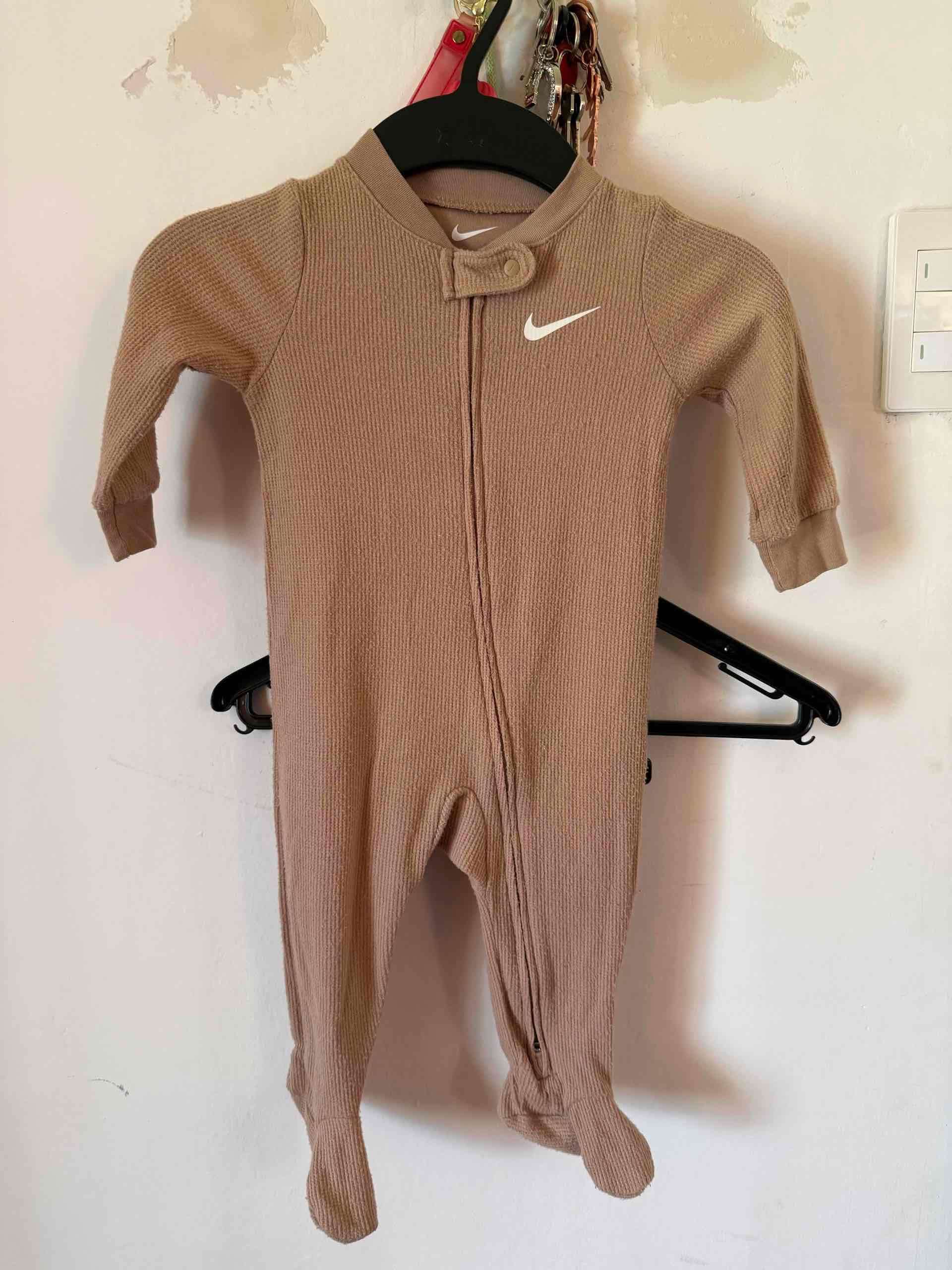 Enterito nike de bebé - miniatura 3