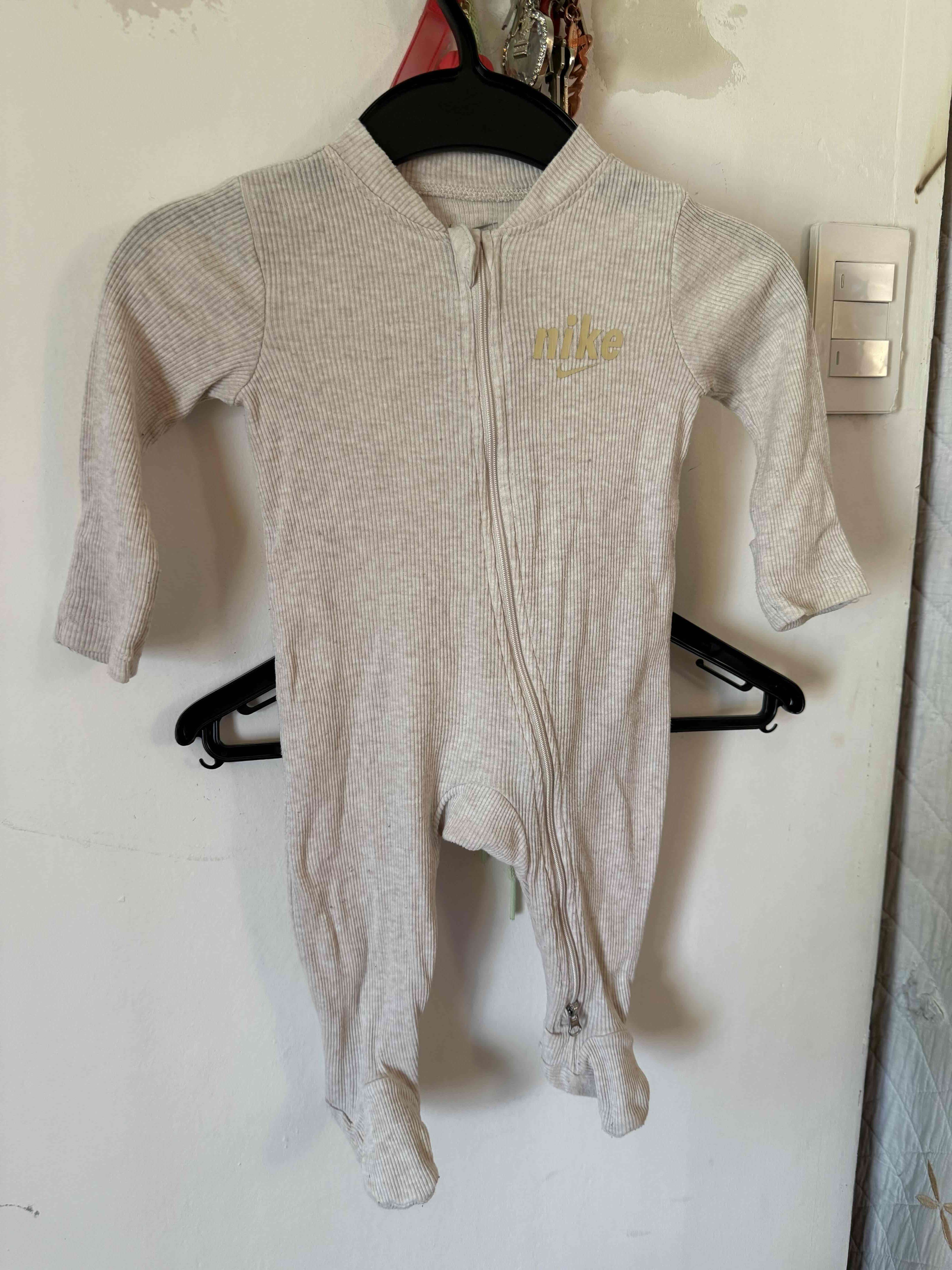 Enterito nike de bebé - miniatura 5