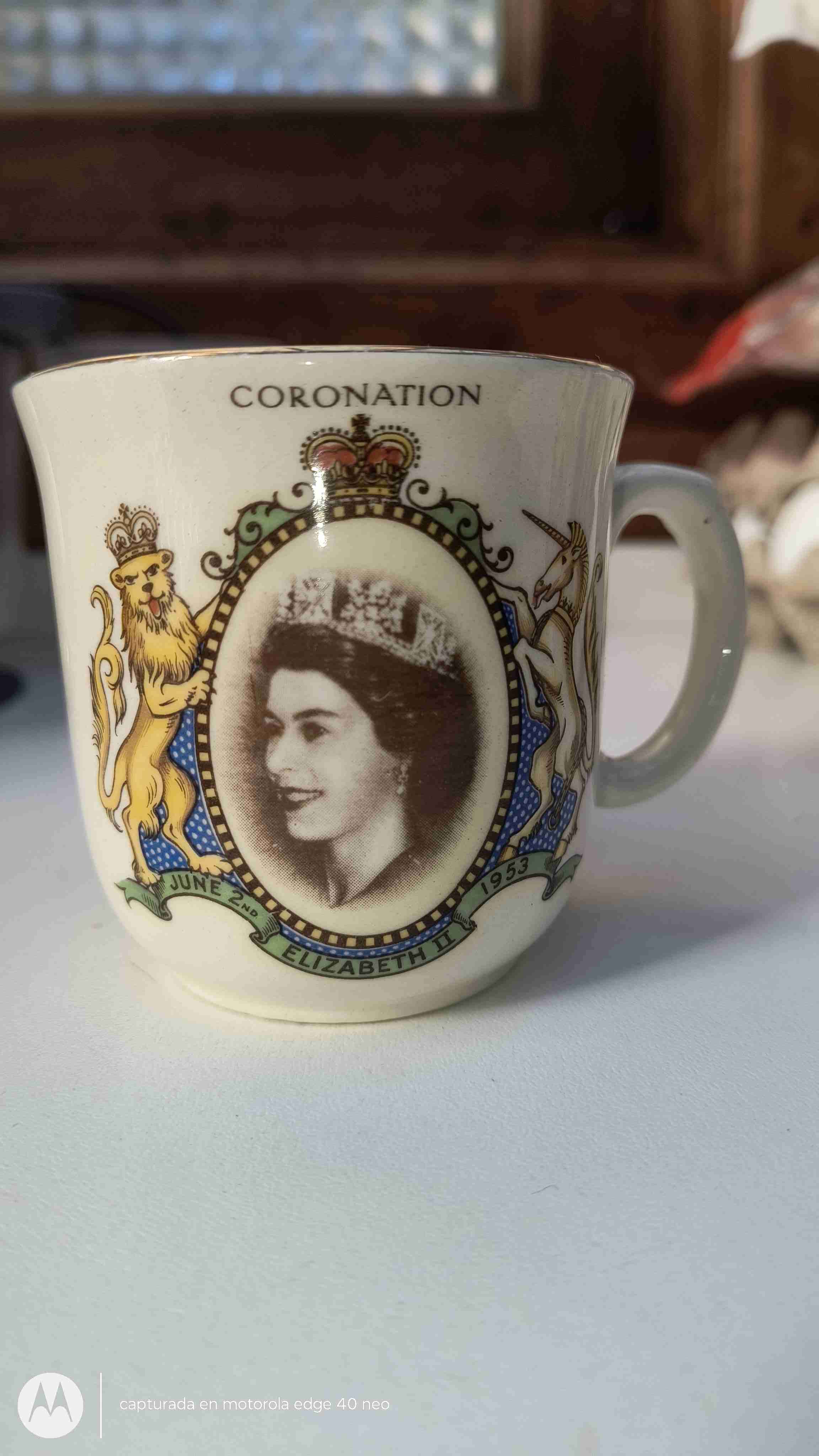 Taza conmemorativa coronación