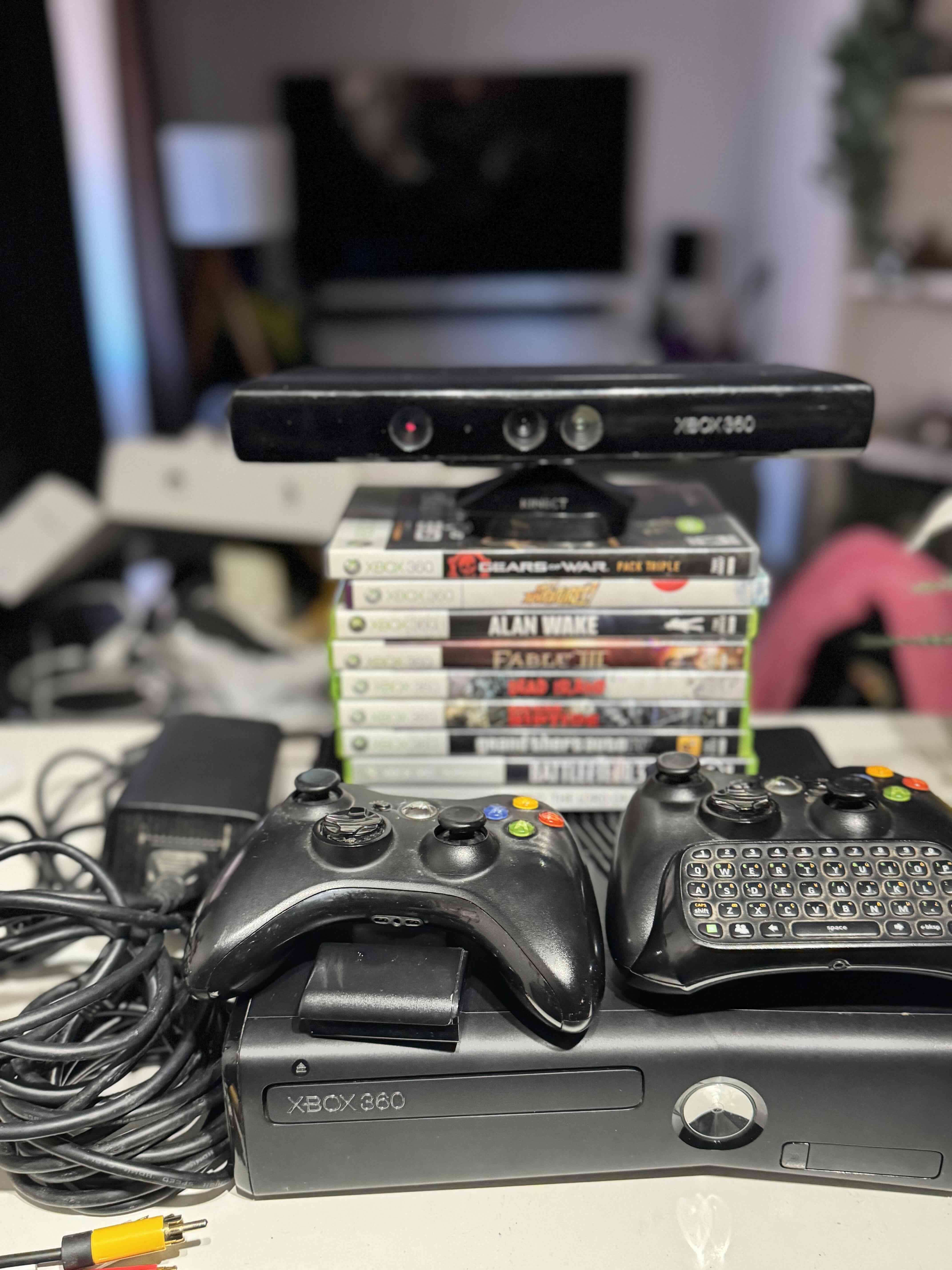 Xbox 360 con Kinect y juegos - miniatura 2