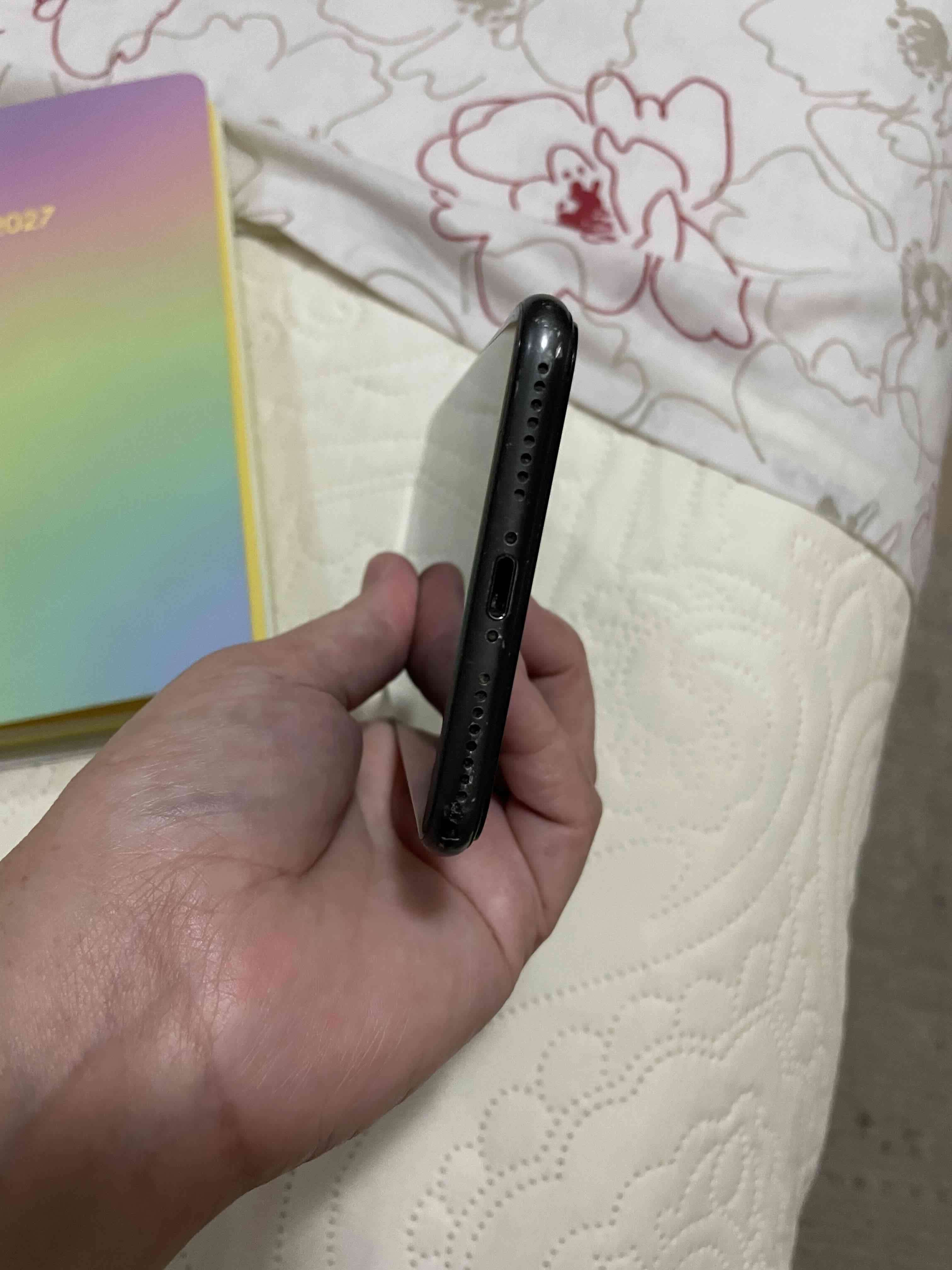 Iphone 8 plus +con fundas rojas y moradas - miniatura 5