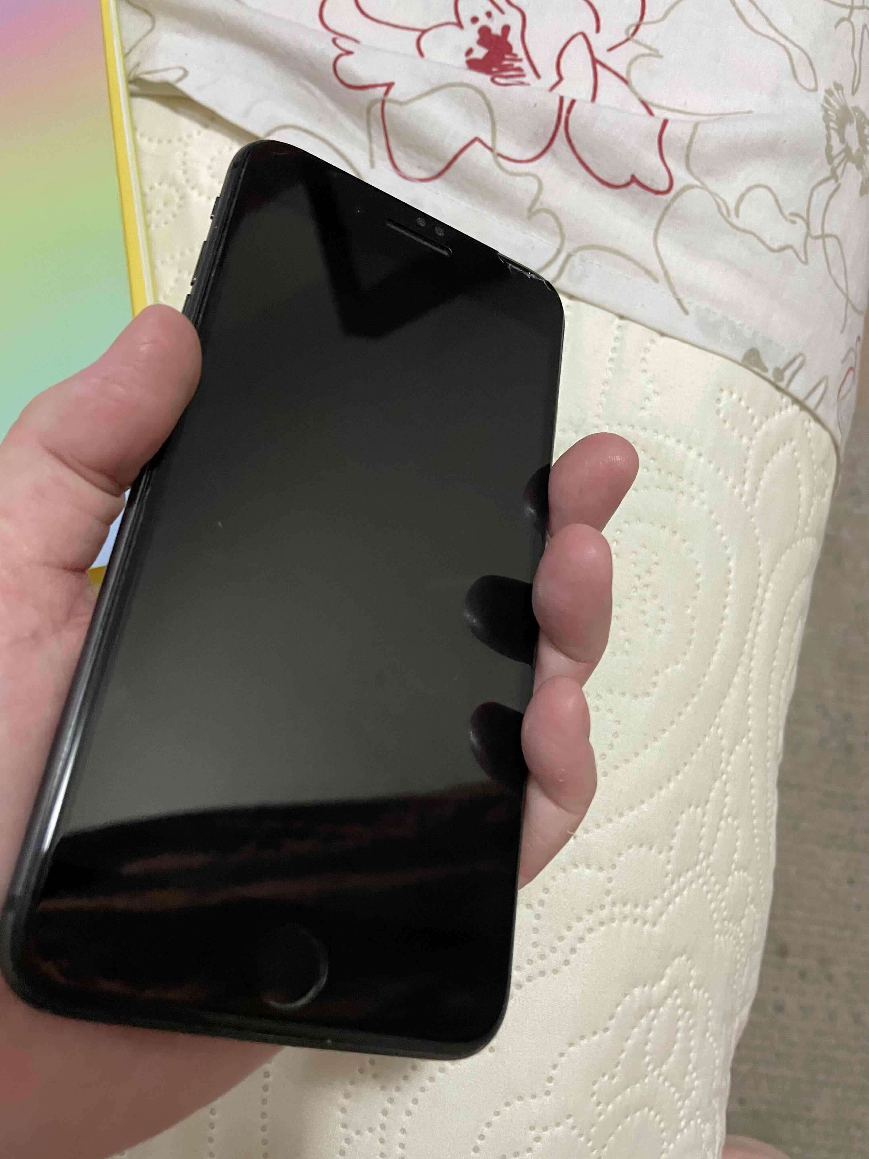 Iphone 8 plus +con fundas rojas y moradas - miniatura 6