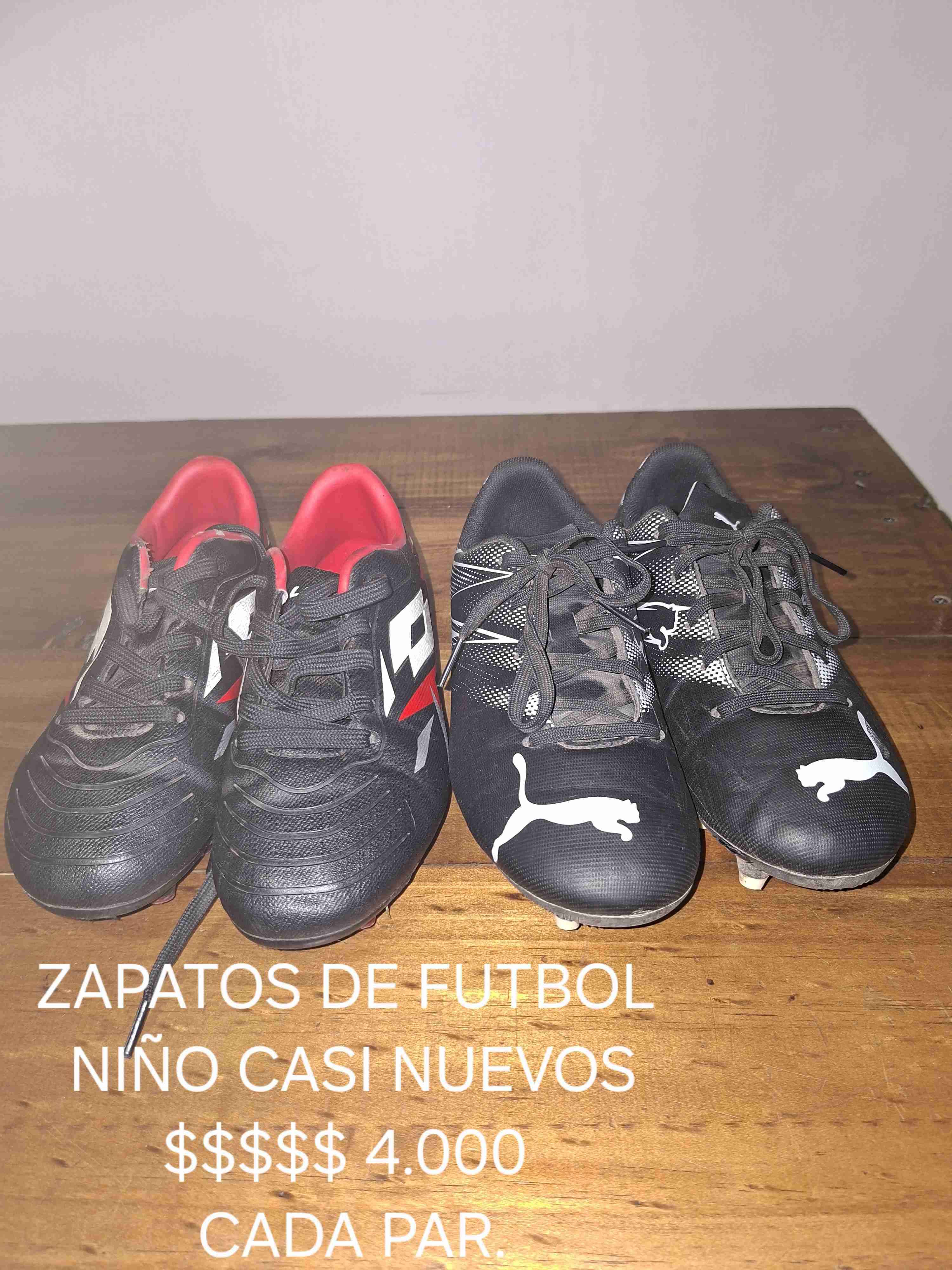 Zapatos de fútbol niño casi nuevos