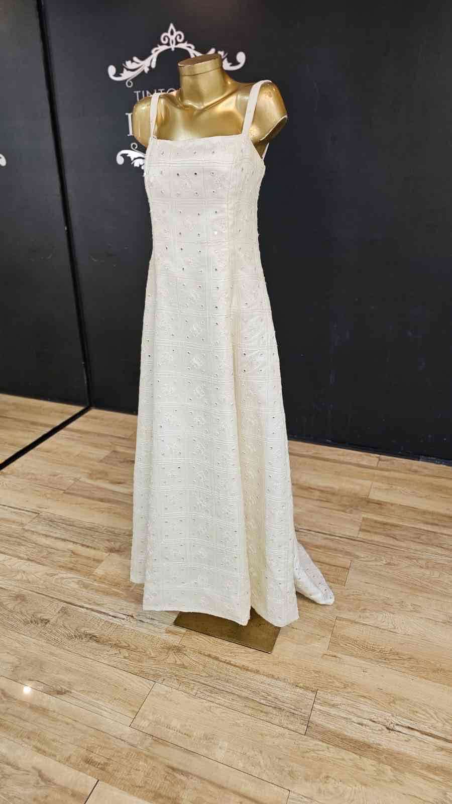 Vestido de novia hecho en seda natural - miniatura 4