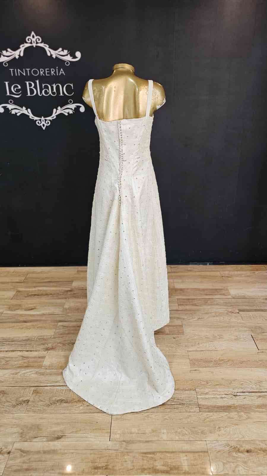 Vestido de novia hecho en seda natural - miniatura 5