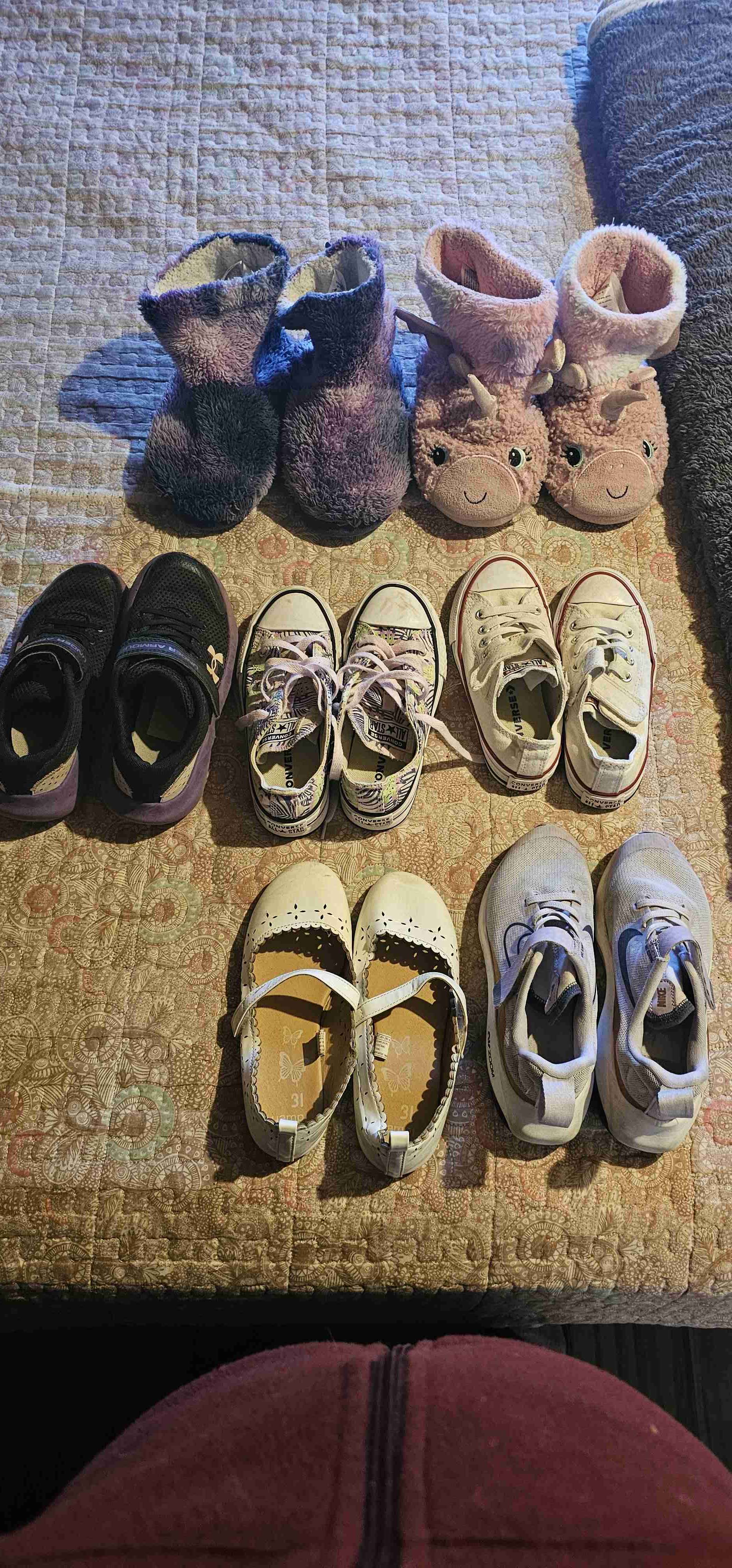 Lote de zapatos para niño variados