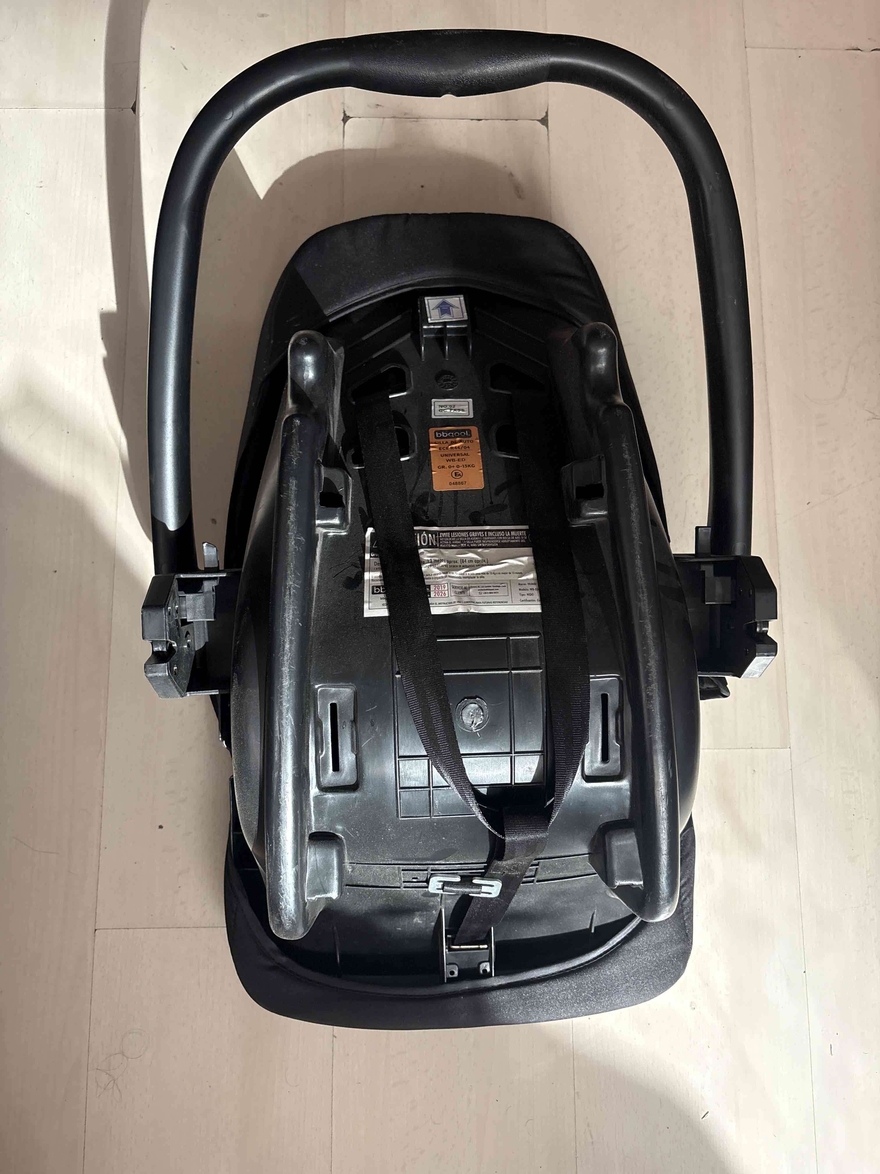 Silla de auto para bebé negra - miniatura 2