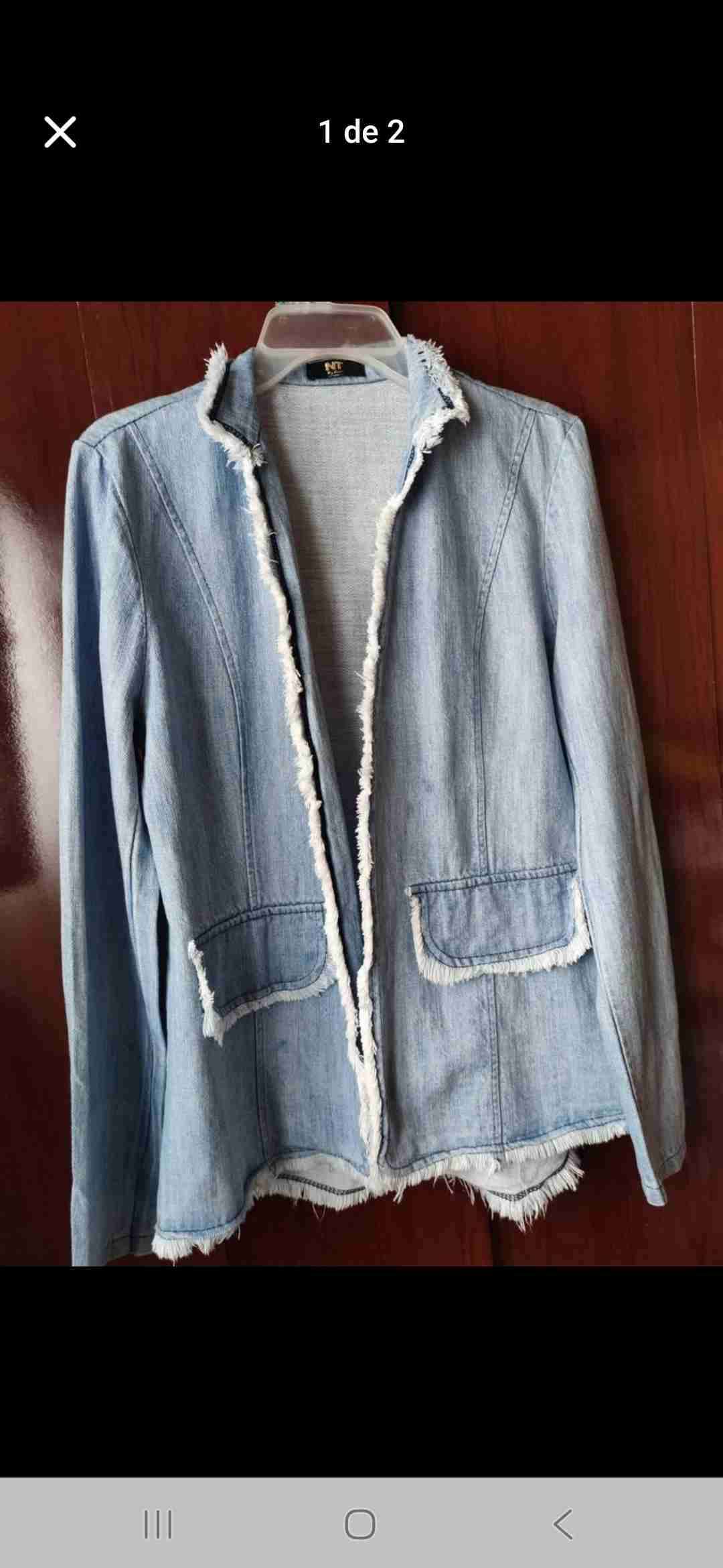 Chaqueta de mezclilla desgastada talla M/L