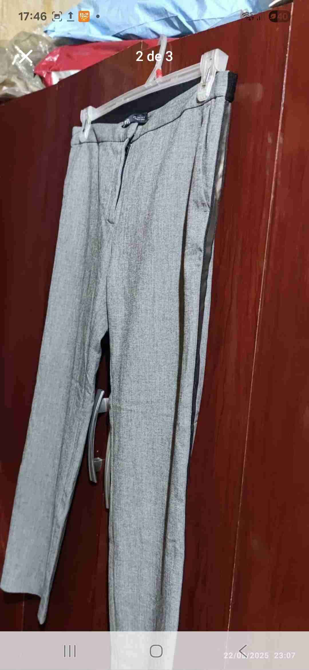 Pantalón sastrero gris elegante