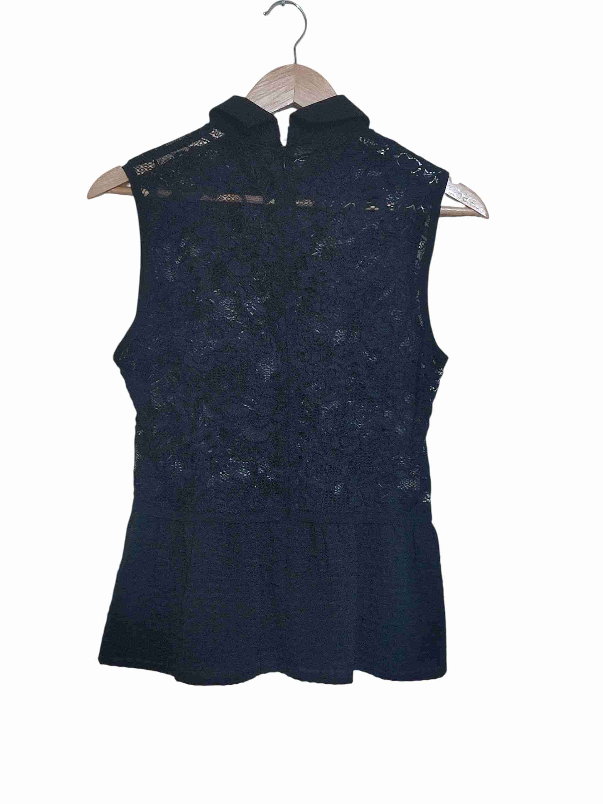 Blusa negra de encaje sin mangas - miniatura 2