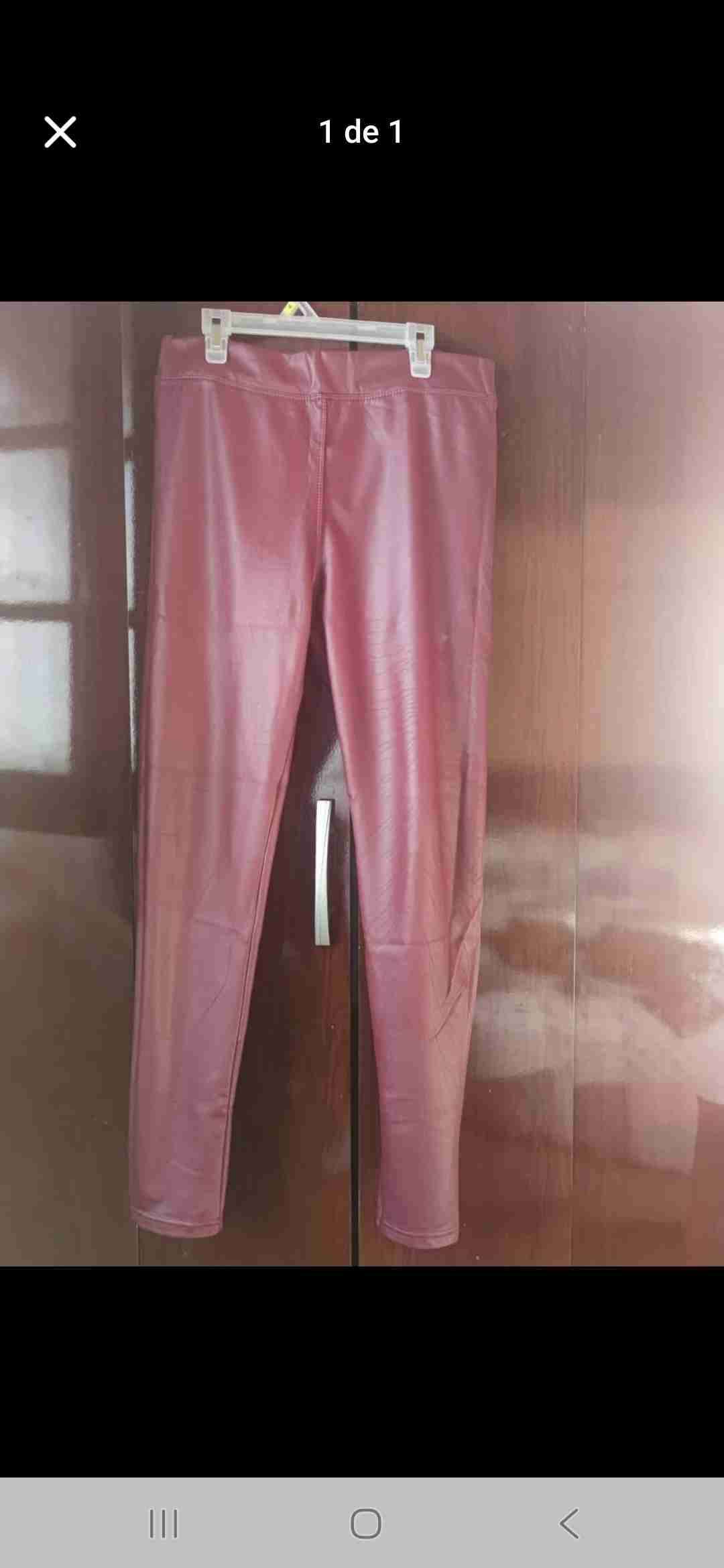 Pantalones leggings de color burdeo talla 40/42