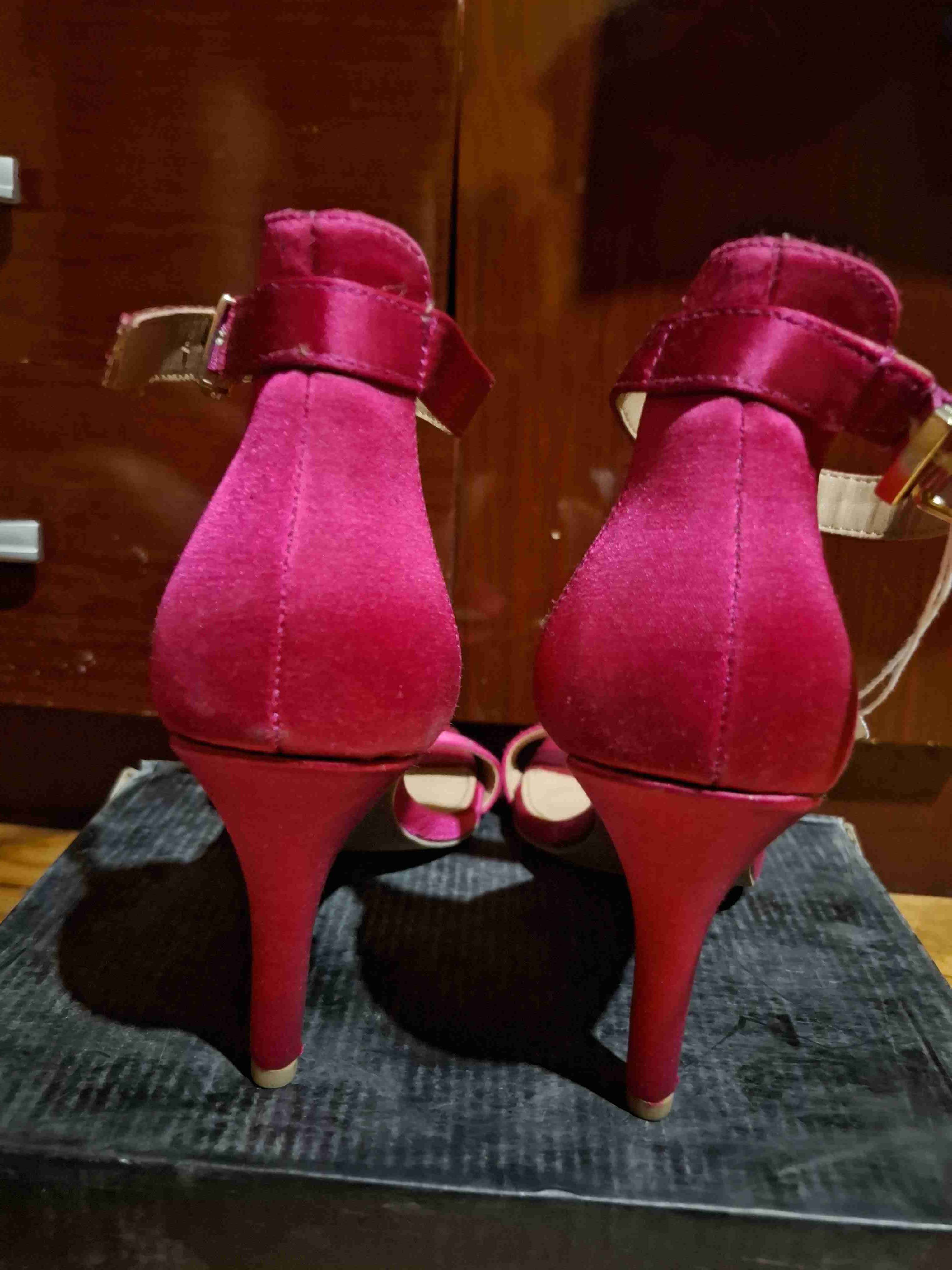 Sandalias fucsia de tacón alto - miniatura 2