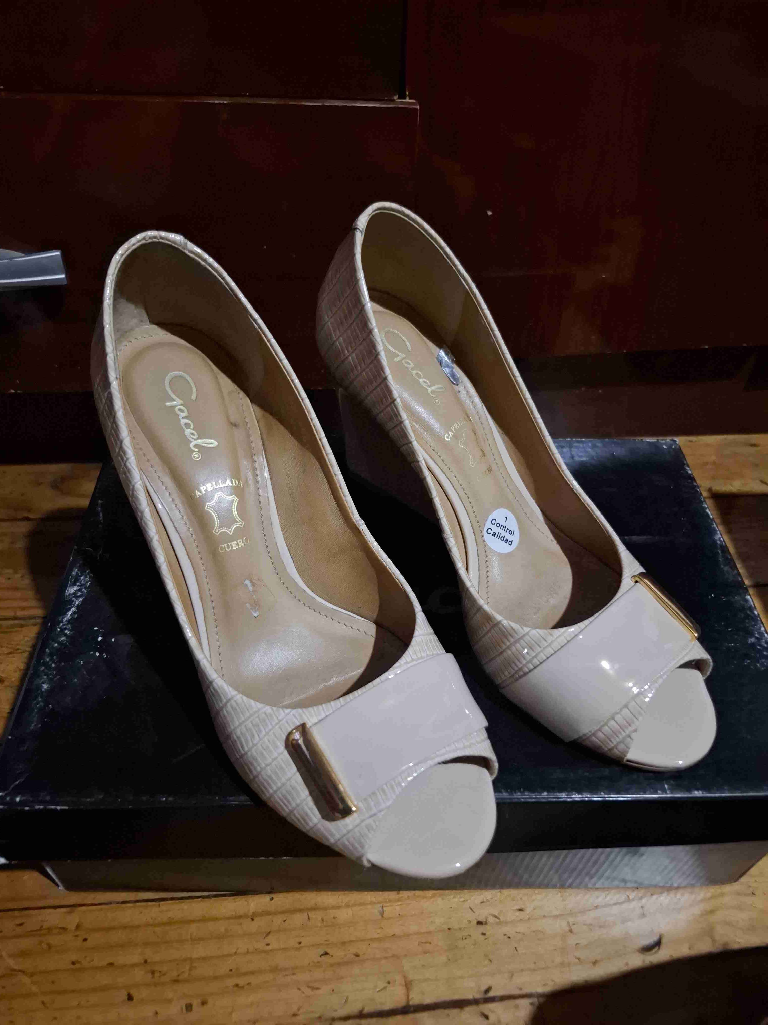 Zapatos de tacón peep toe elegantes gacel