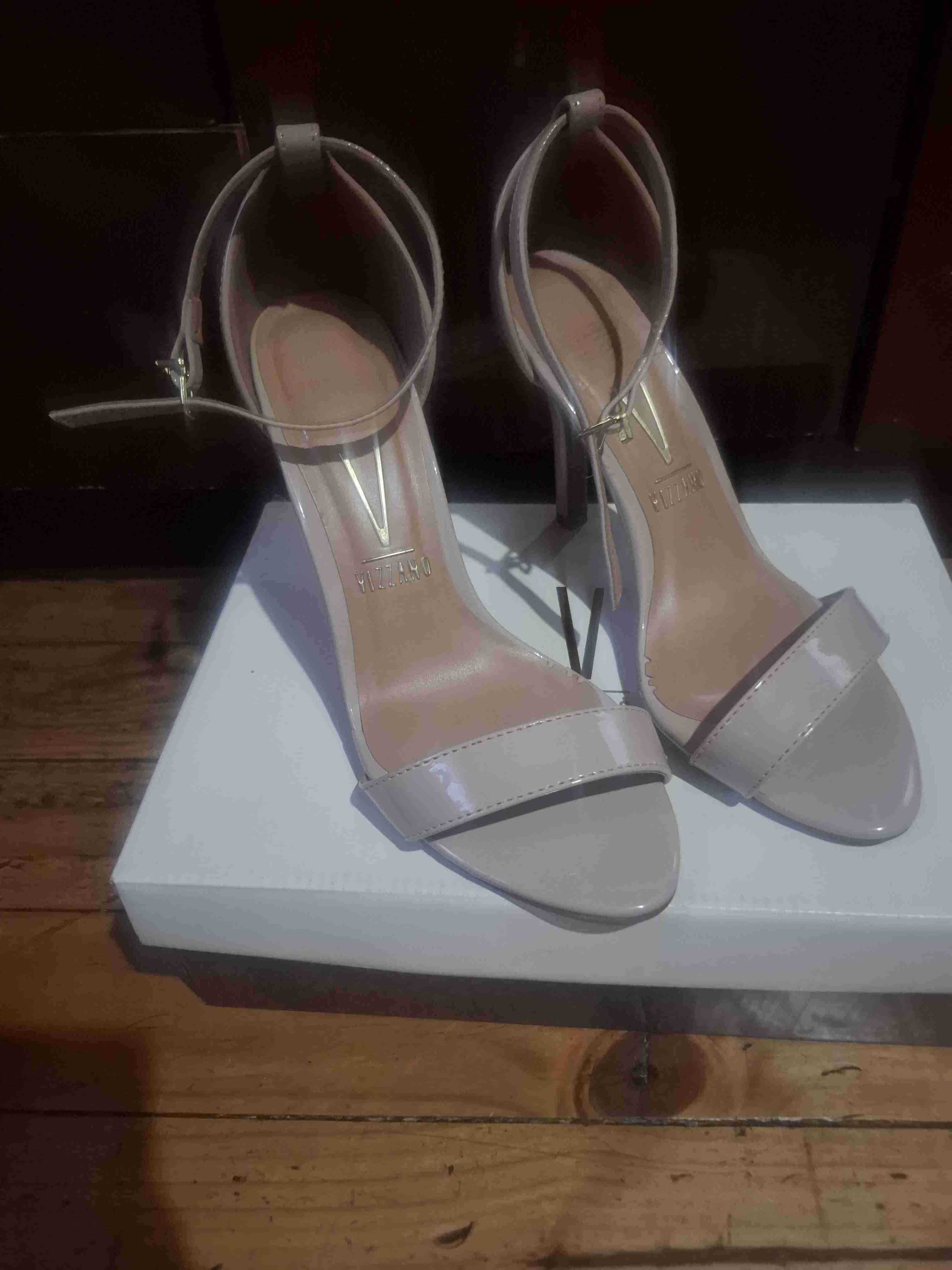 Sandalias de tacón beige talla 38