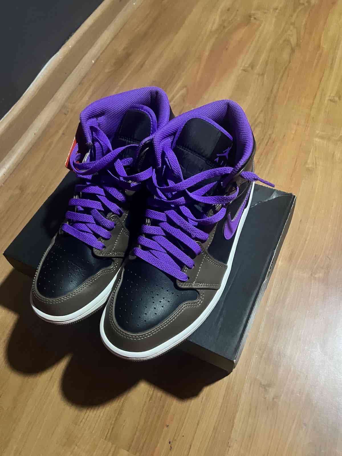 Zapatillas deportivas negras y moradas - miniatura 2