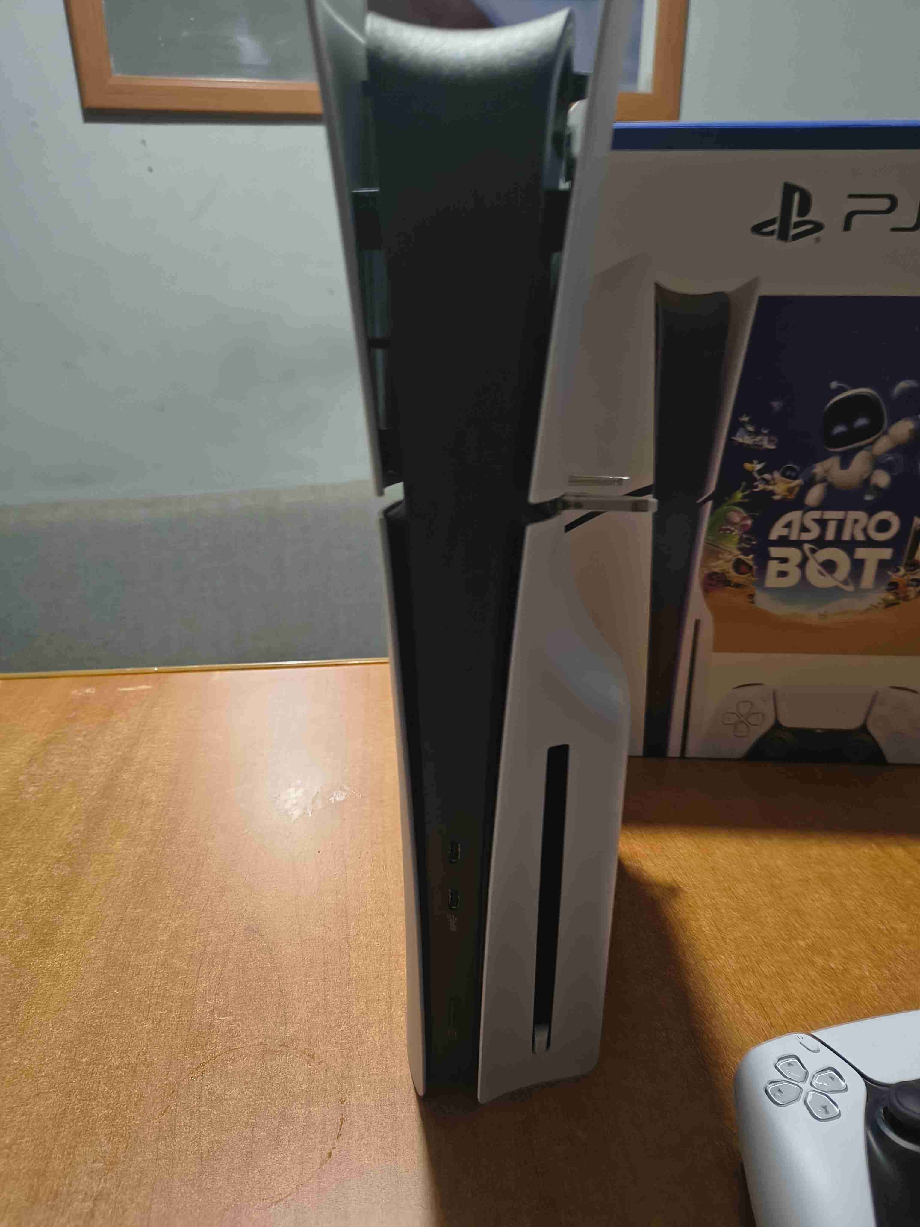 Consola PlayStation 5 con control