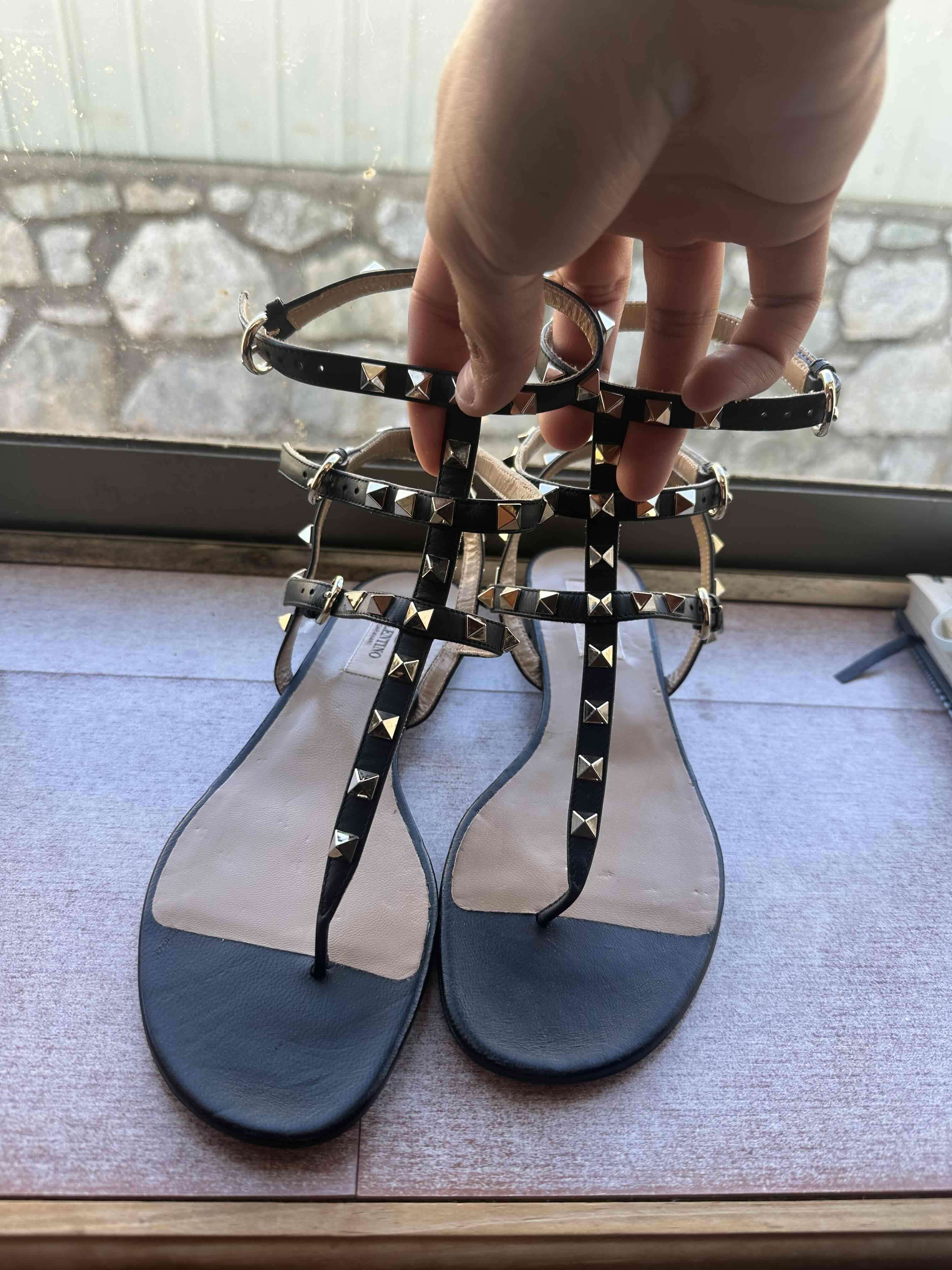 Sandalias negras Valentino