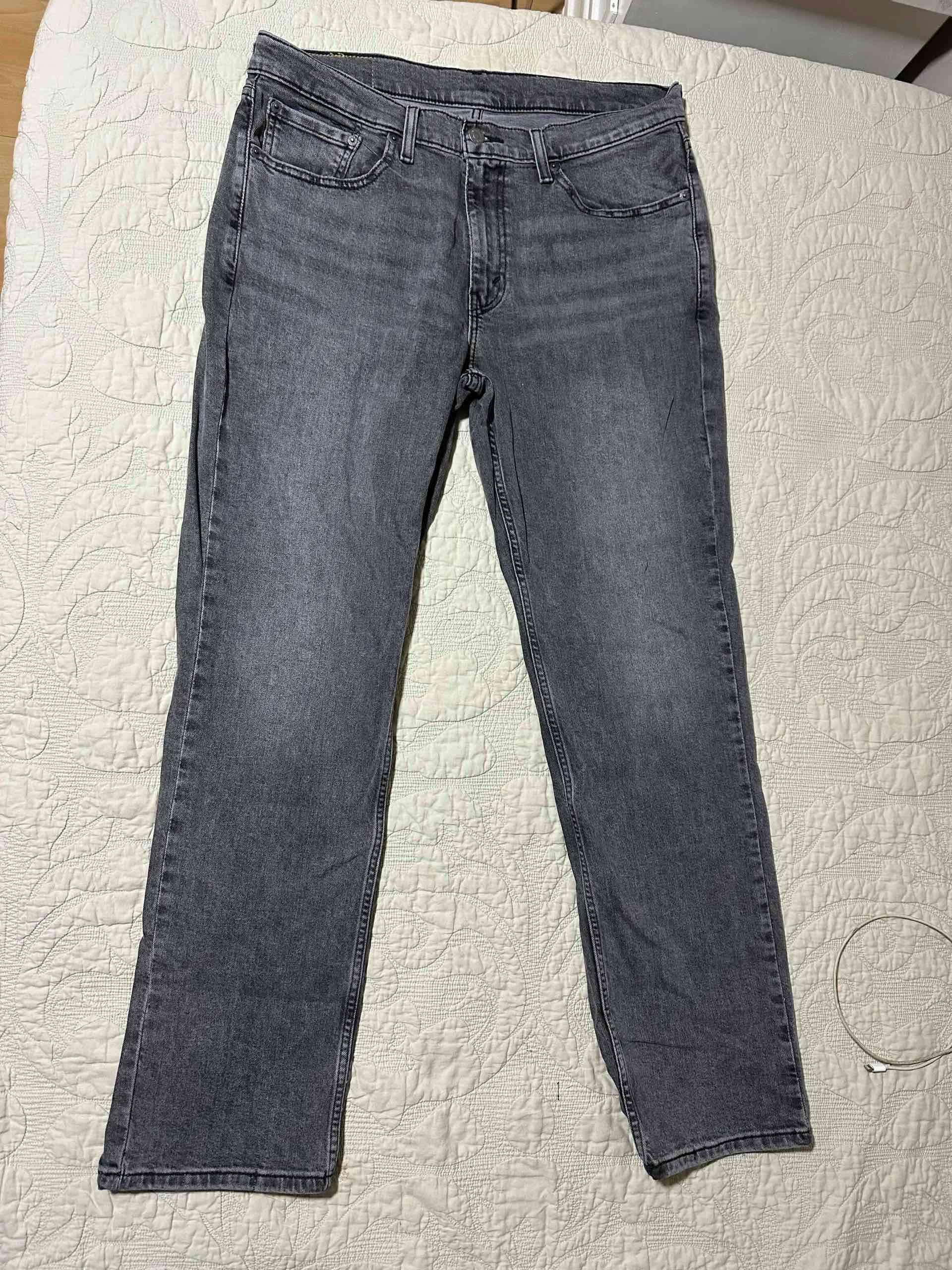 Jeans grises para hombre