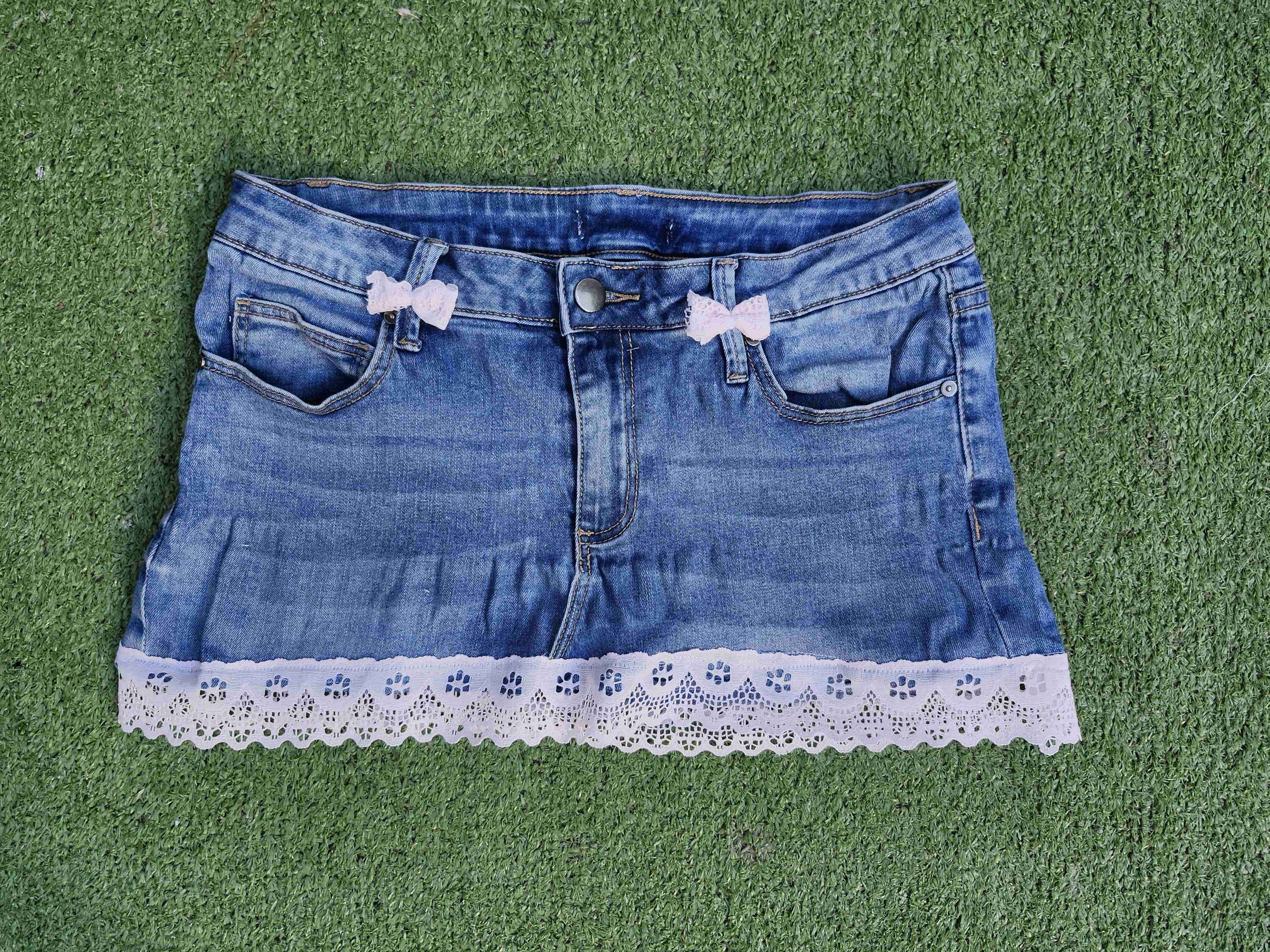 Mini falda de mezclilla coquette - miniatura 2