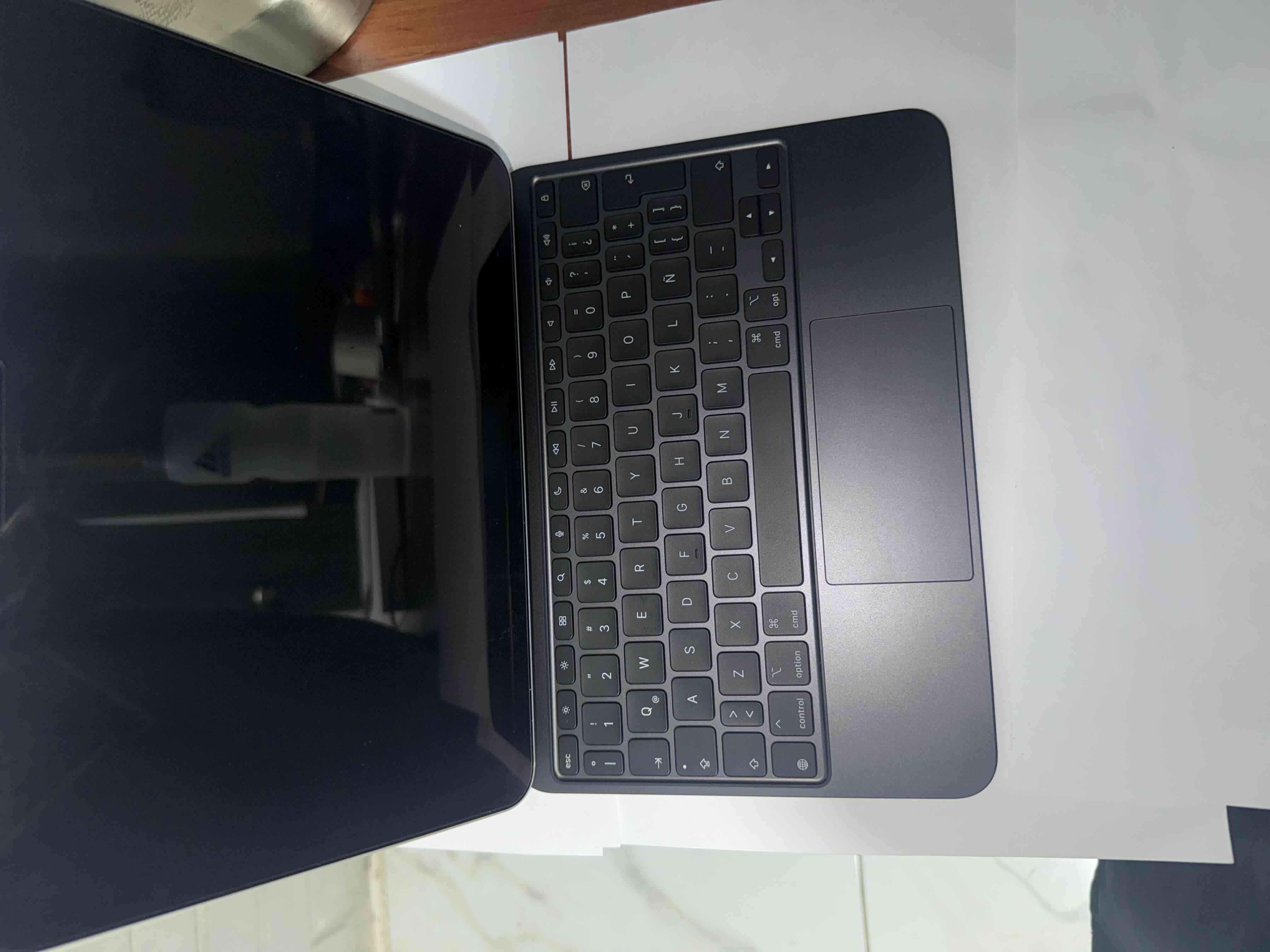 Magic Keyboard para iPad M5/M4 iPad Pro 11” - miniatura 3