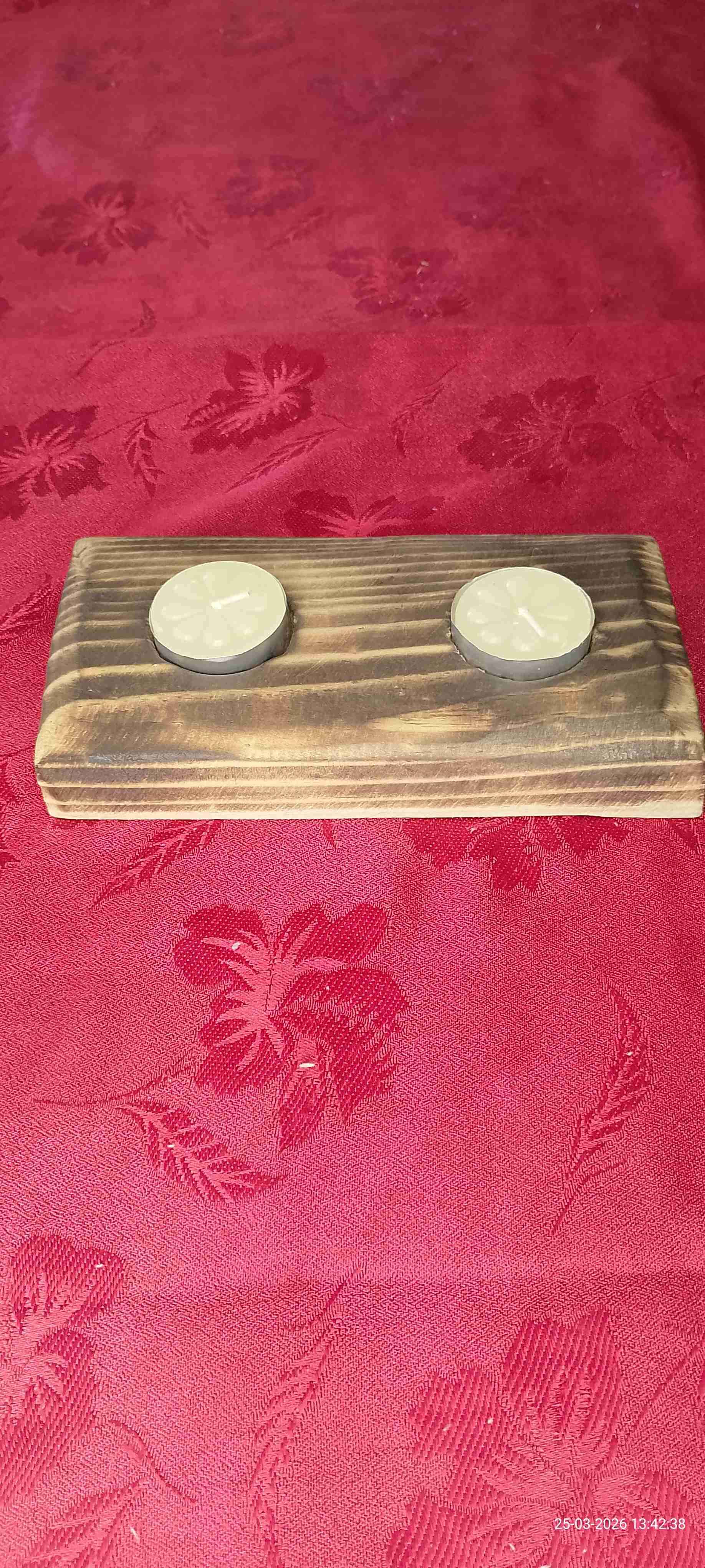 Portavelas de madera rústica