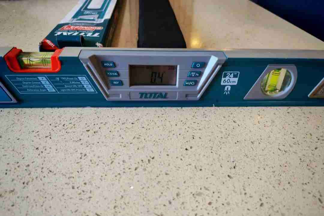 Nivel digital 60 cm TOTAL - miniatura 2