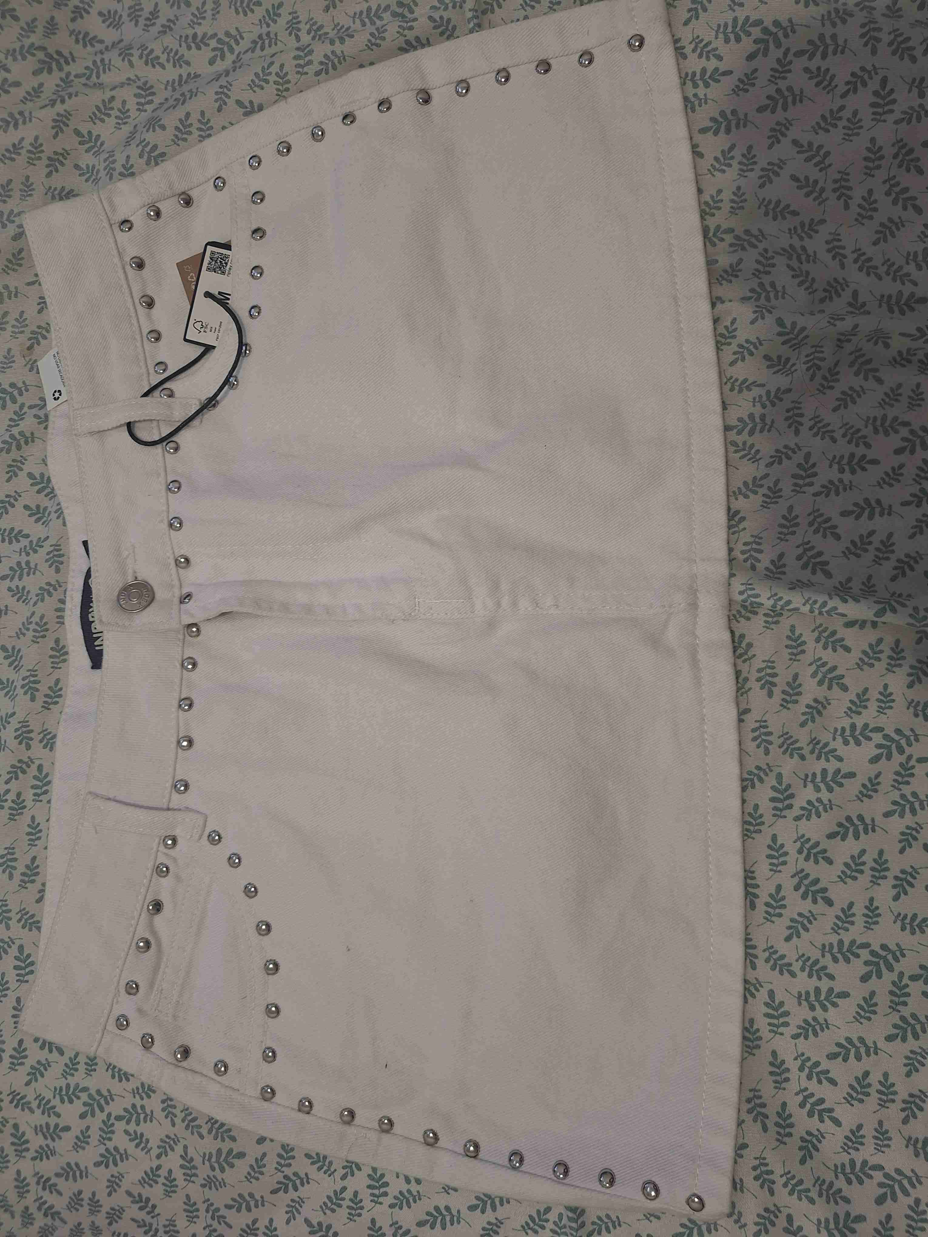 Falda con estrellas atras