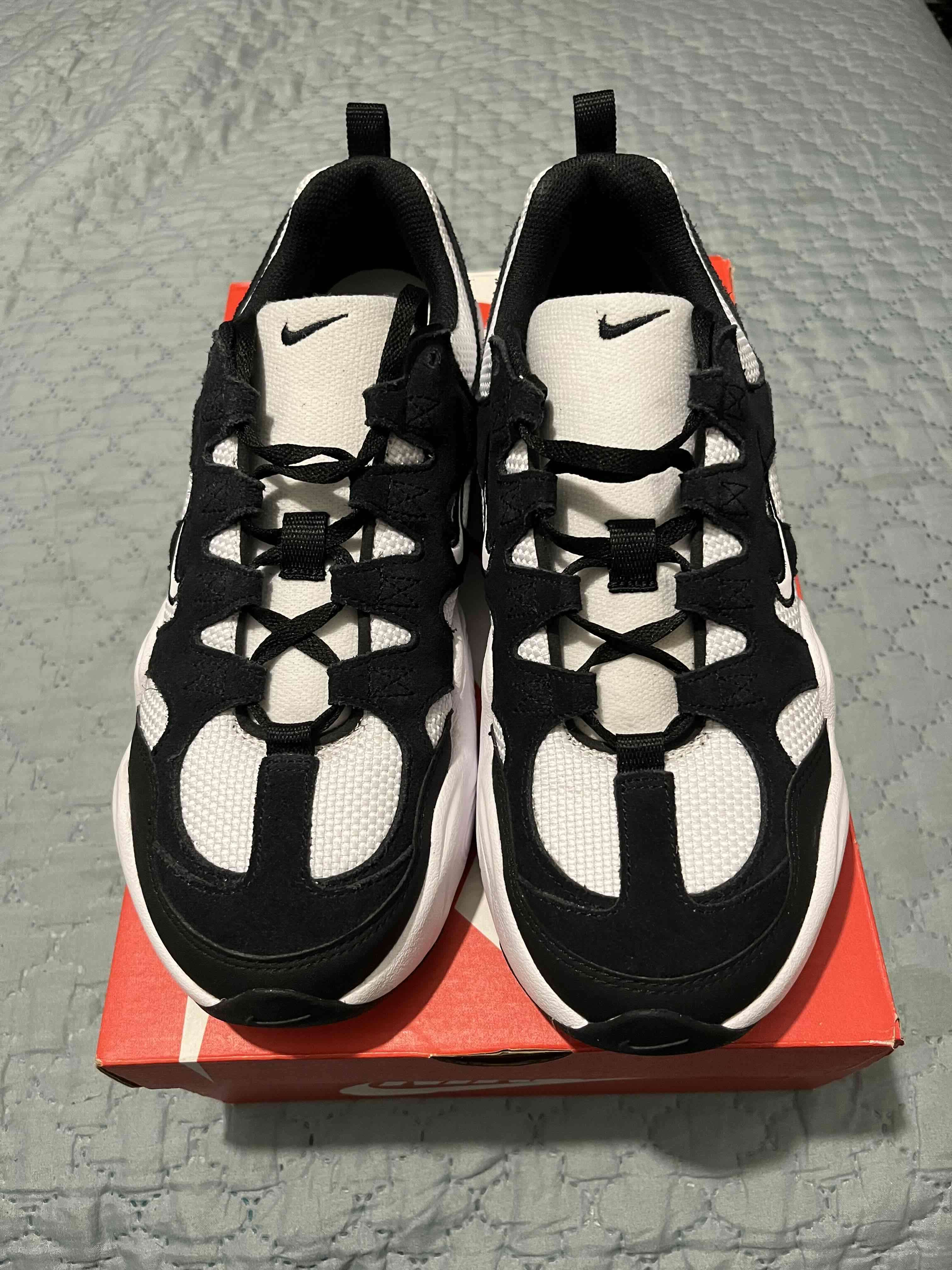 Zapatillas deportivas Nike blanco y negro - miniatura 2