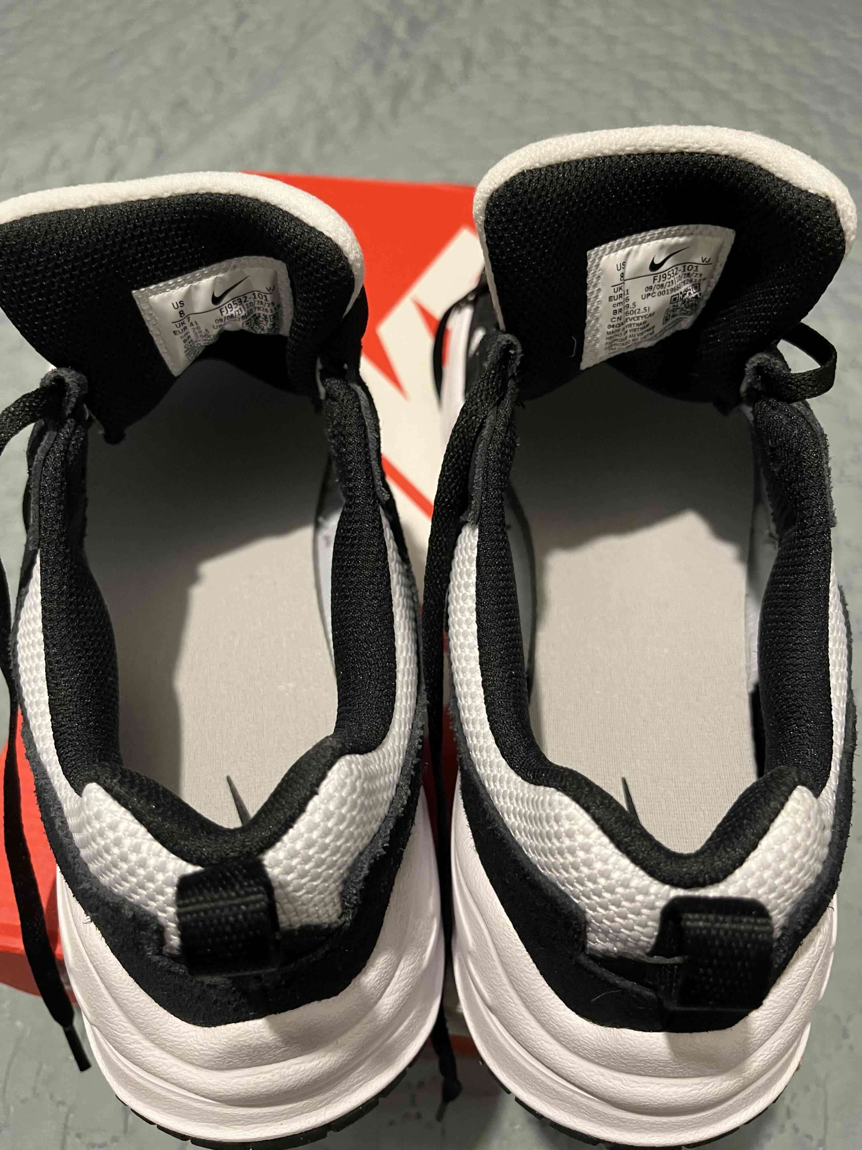 Zapatillas deportivas Nike blanco y negro - miniatura 4