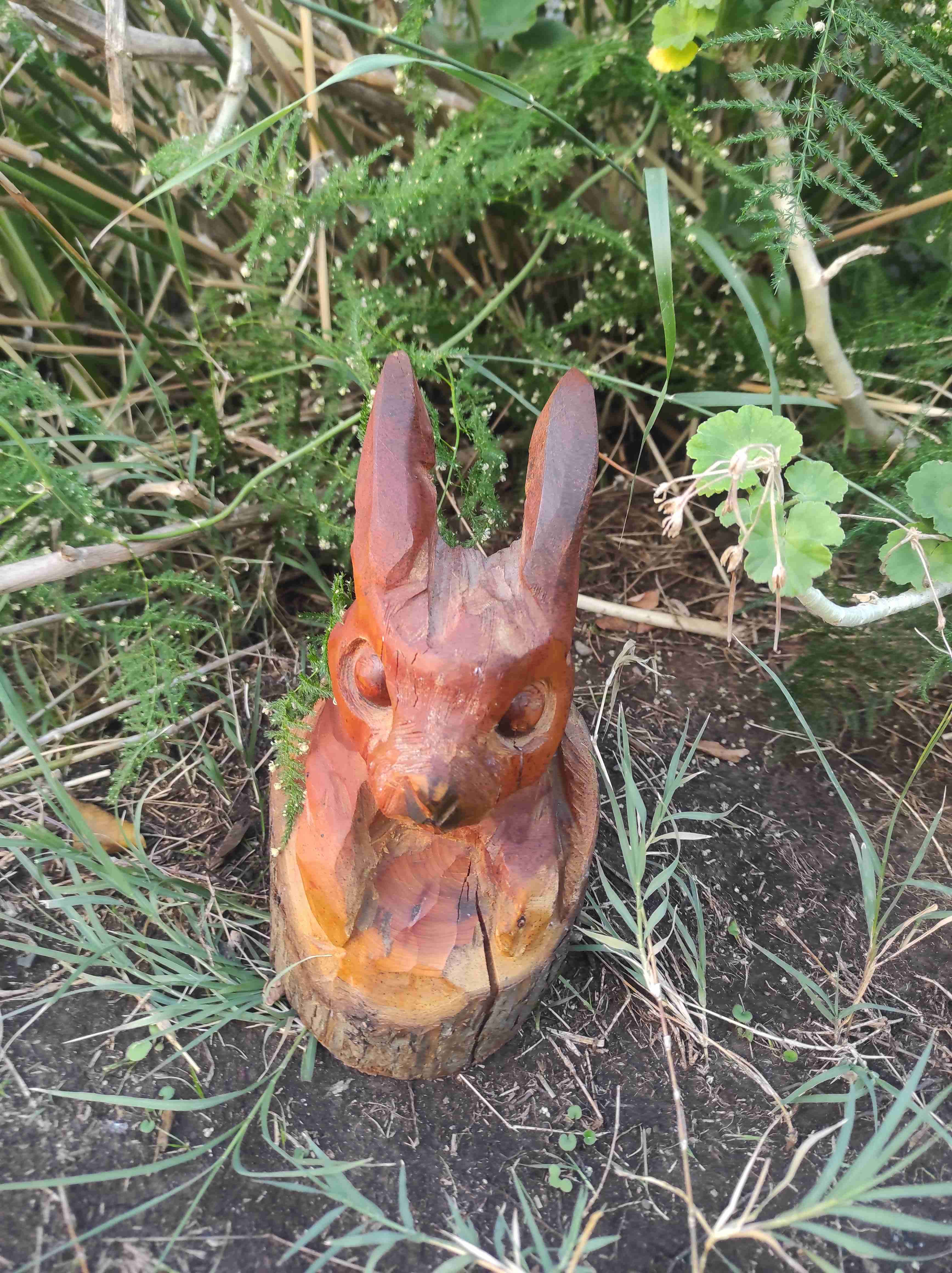 Escultura conejo en madera artesanal - miniatura 3