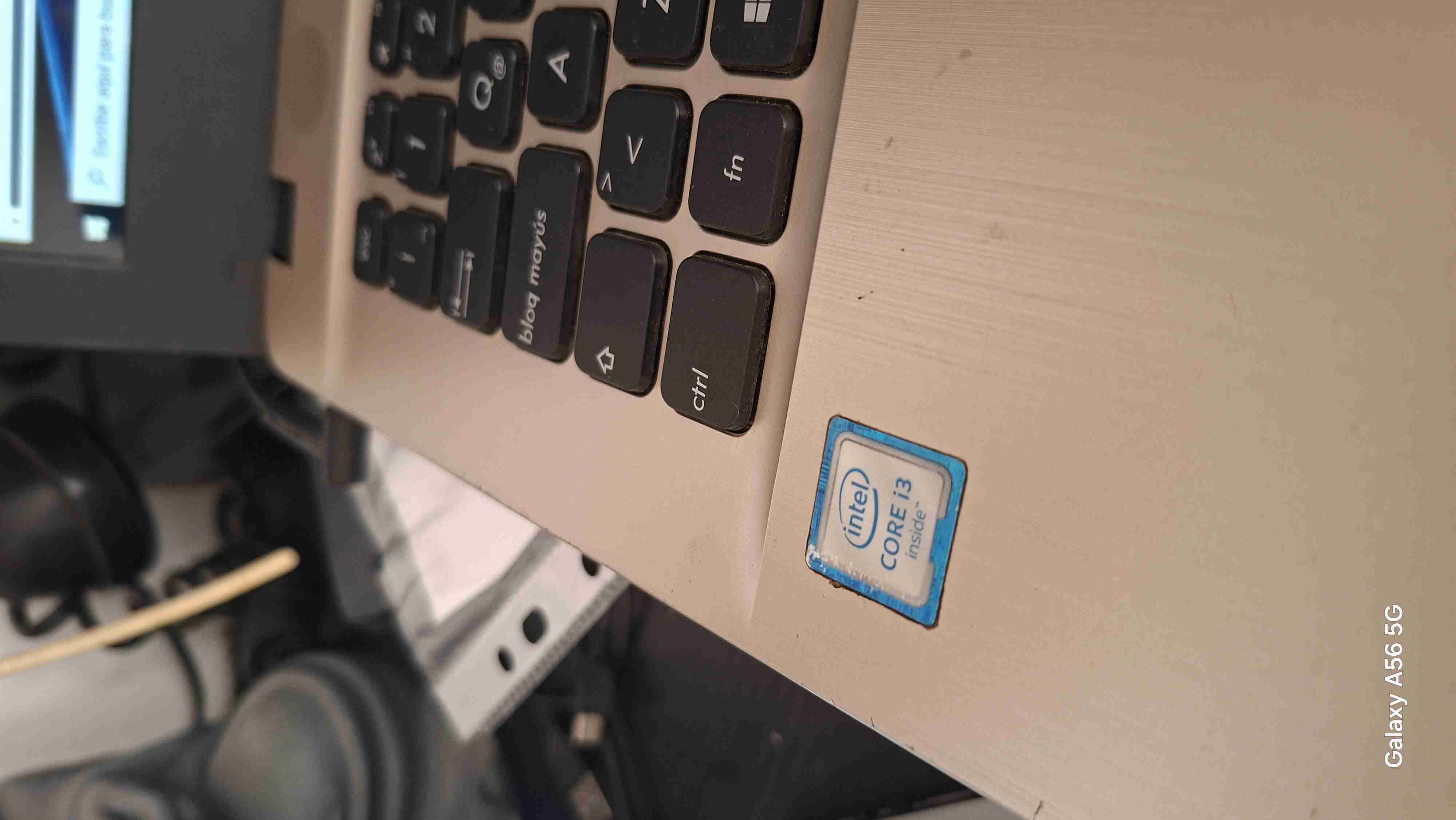 Laptop Asus usada buen estado - miniatura 4