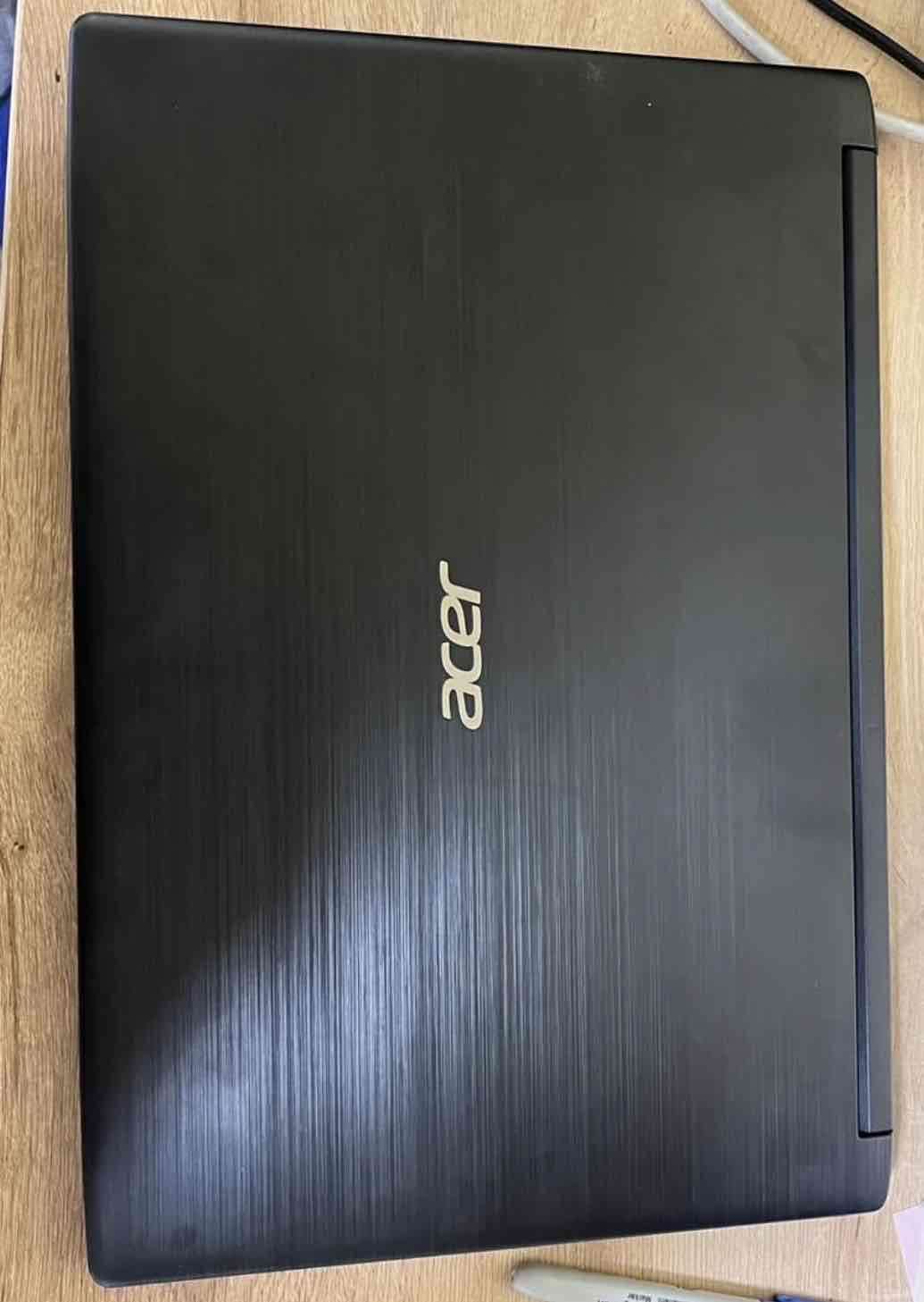 Notebook Acer color negro casi nuevo único dueño - miniatura 2
