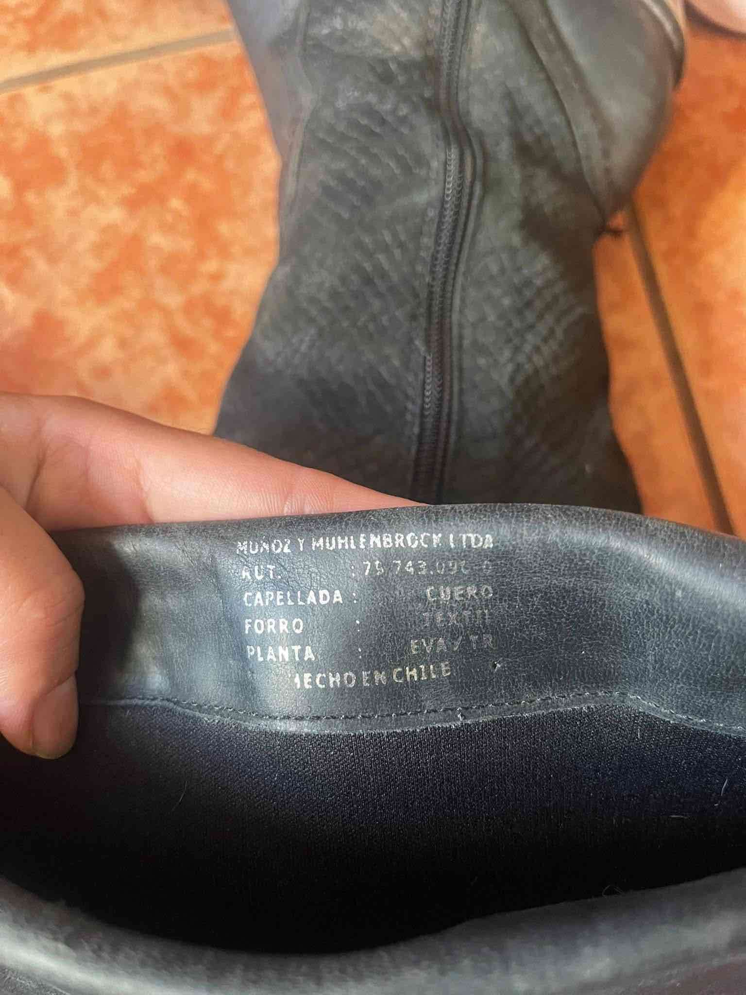 Botas negras de cuero con taco - miniatura 3