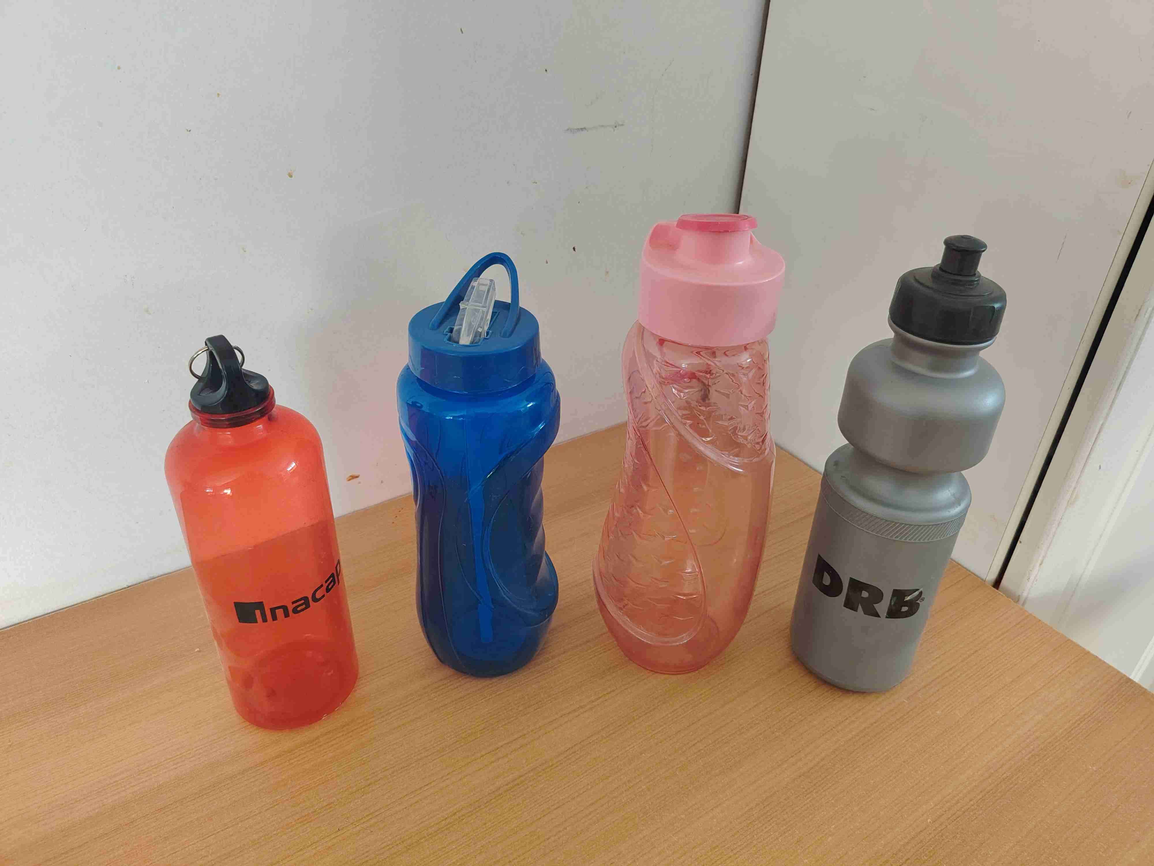 Botellas deportivas variadas - miniatura 3