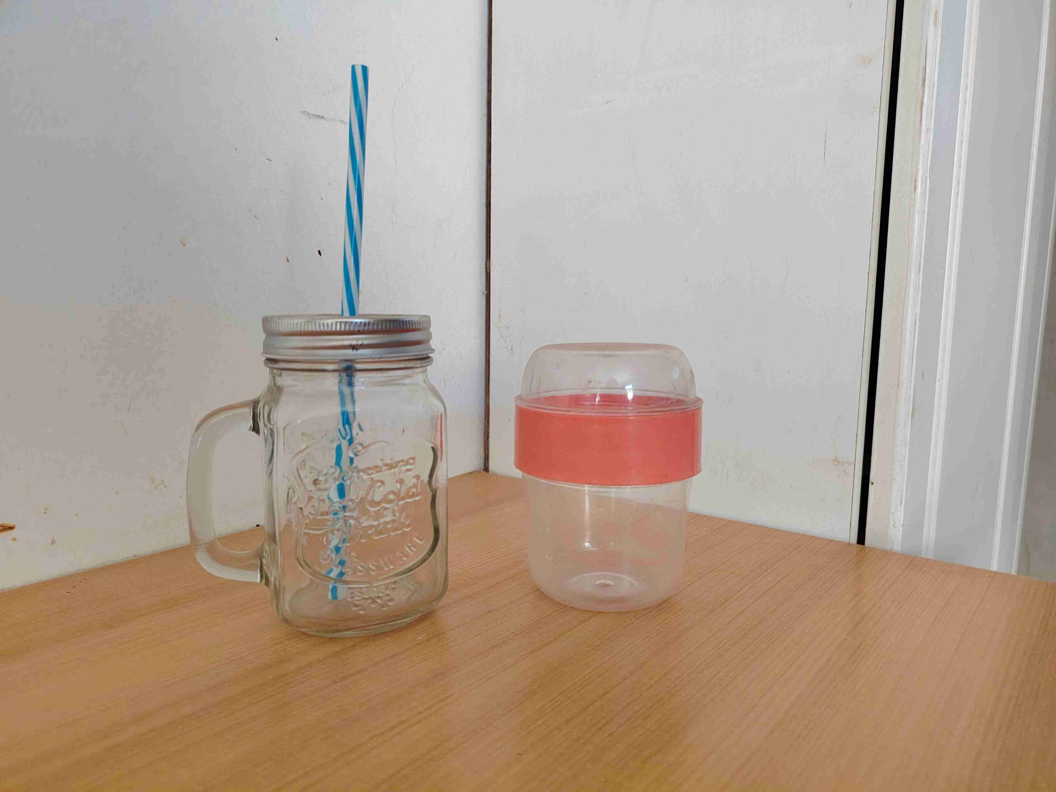 Vaso estilo jarra con bombilla - miniatura 3