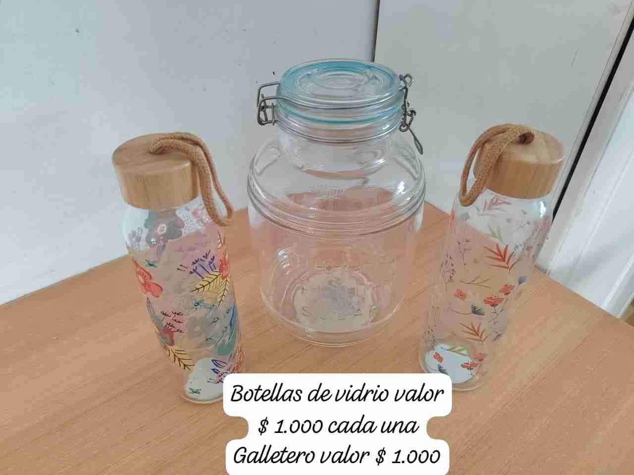 Botellas de vidrio con tapa de bambú