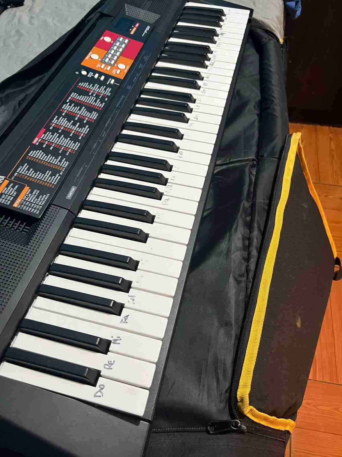 Teclado eléctrico Yamaha - miniatura 2