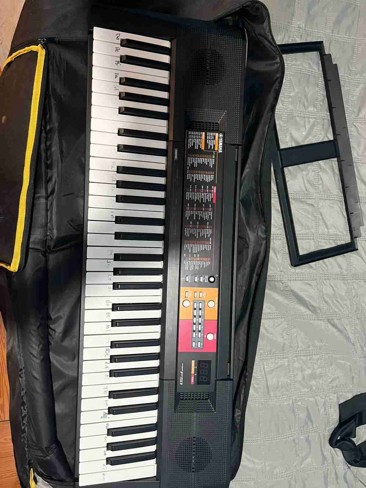 Teclado eléctrico Yamaha - miniatura 3