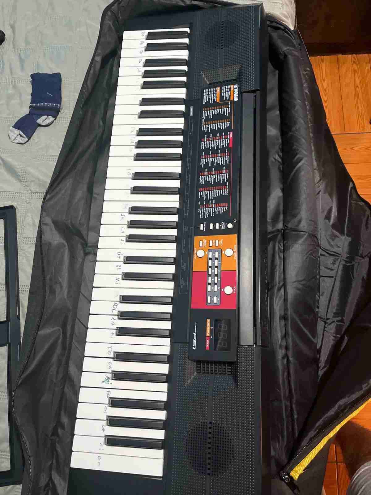 Teclado eléctrico Yamaha - miniatura 4