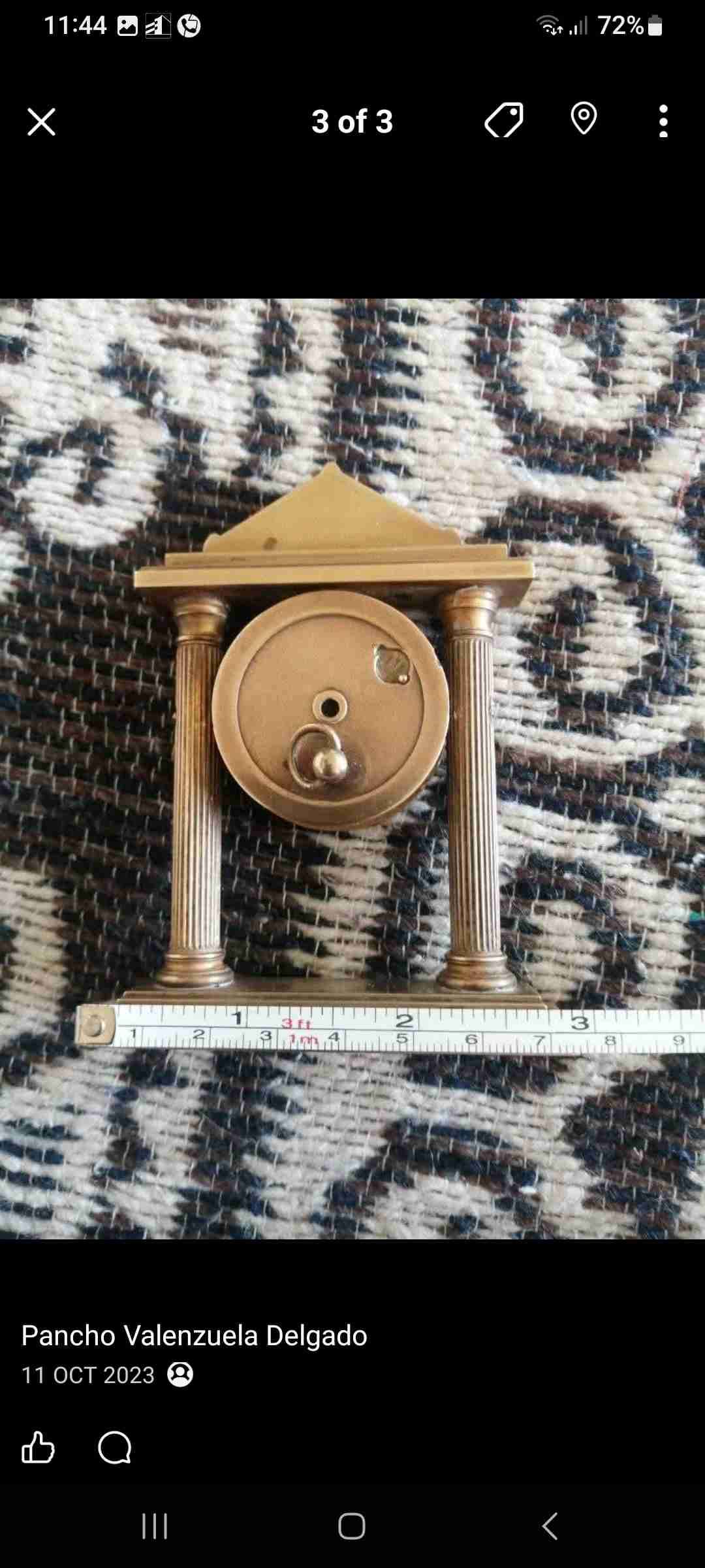 Reloj decorativo de mesa dorado - miniatura 2