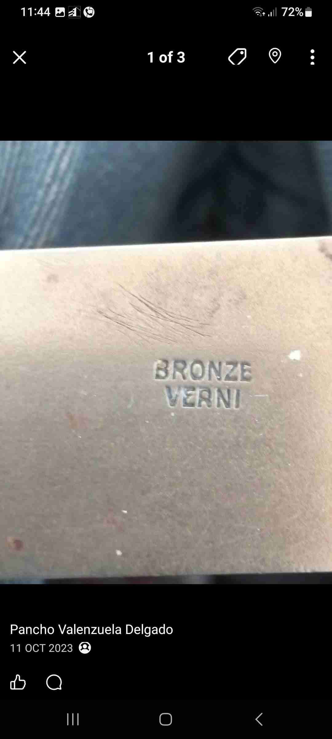 Reloj decorativo de mesa dorado - miniatura 3